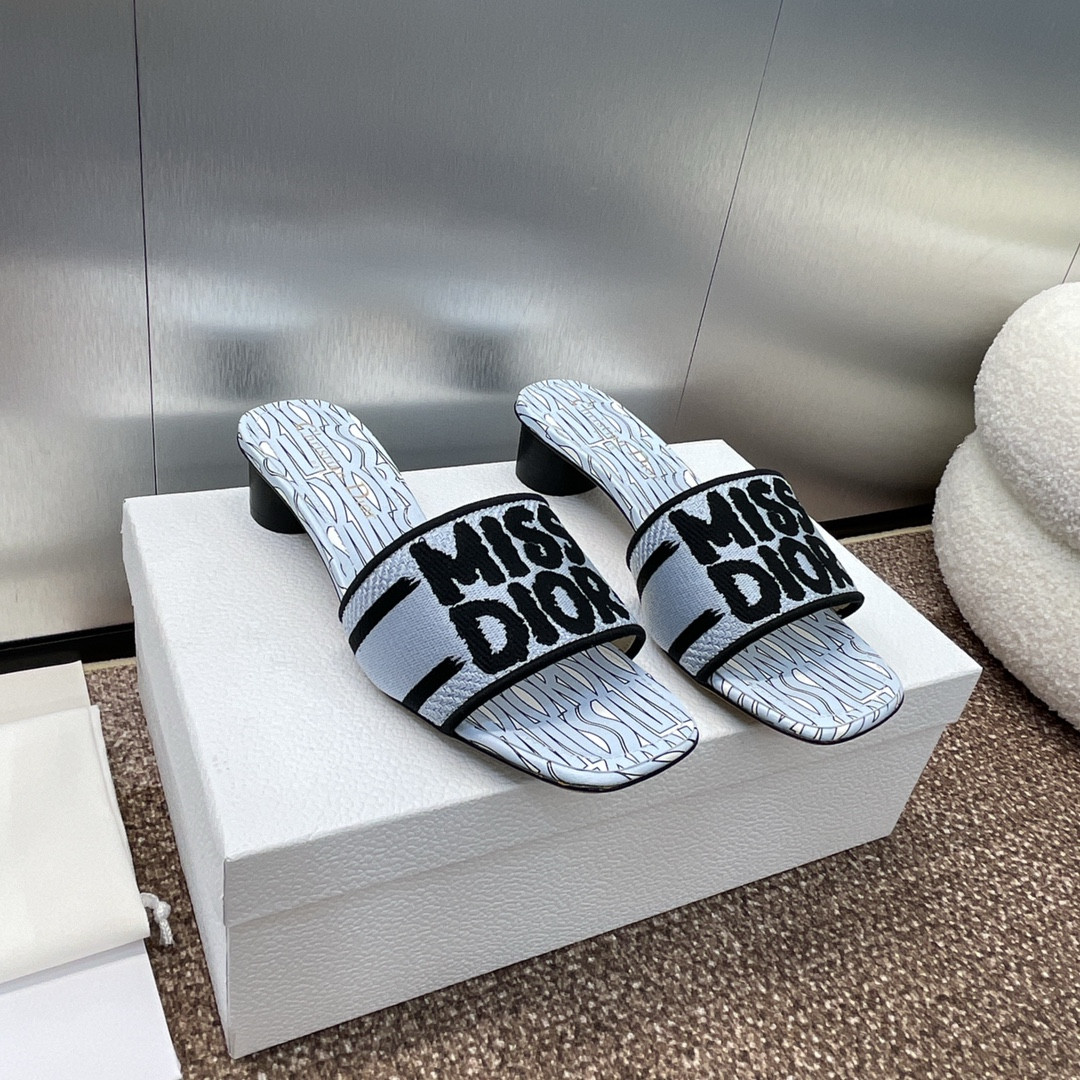 UA D*0r Dway Heeled Slide