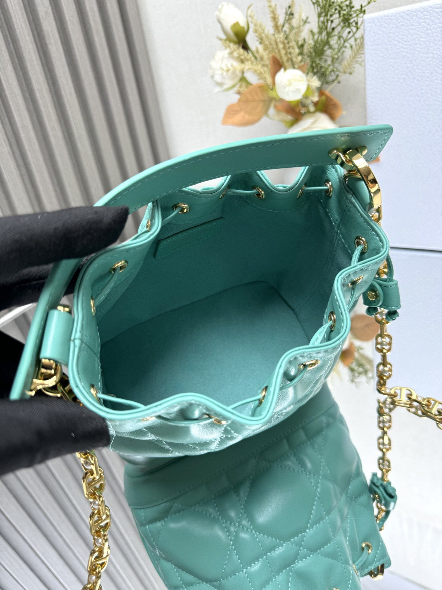Small D*0r Jolie Bucket Bag 17 x 16 x 10.5 cm