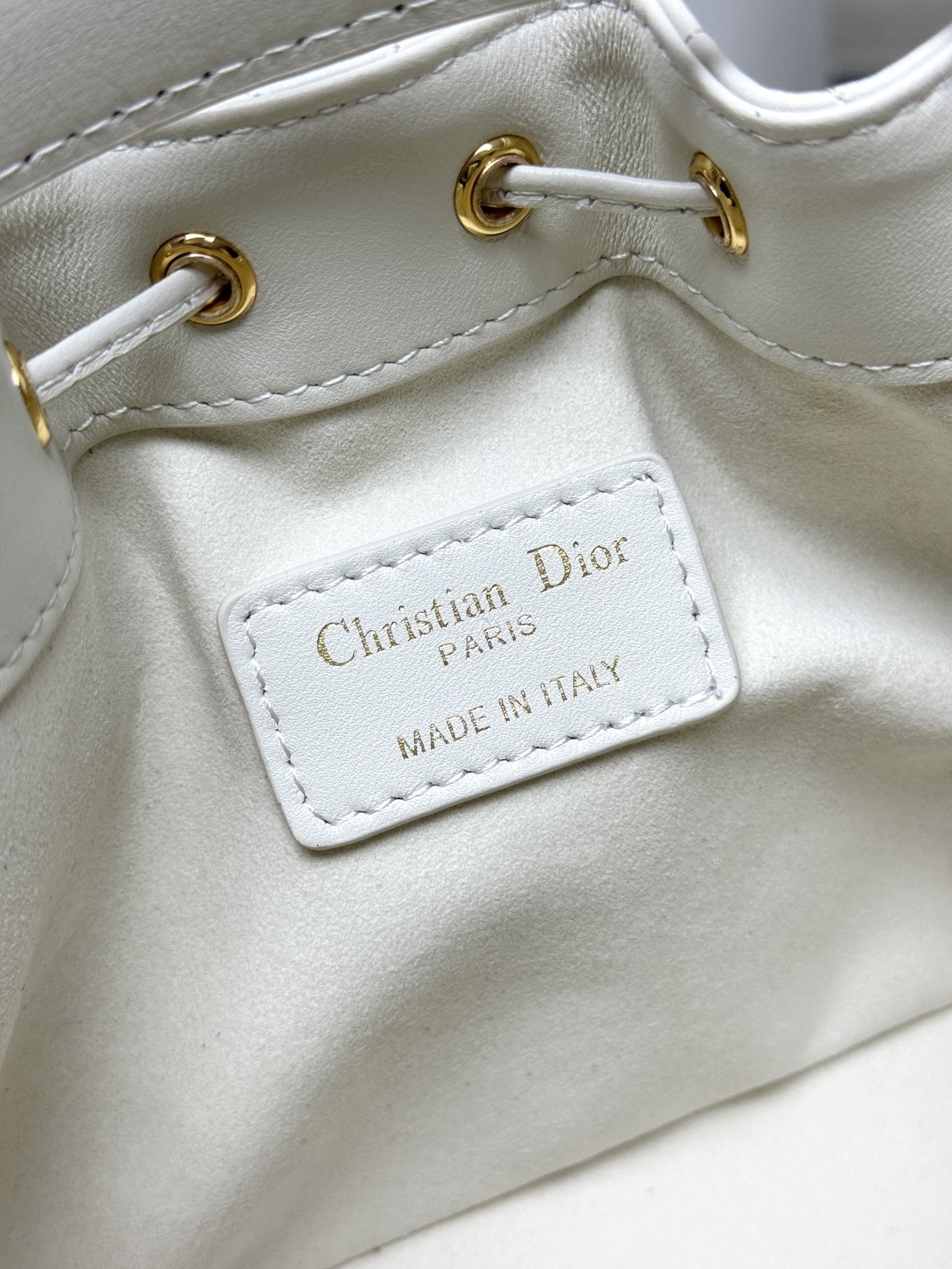 Small D*0r Jolie Bucket Bag 17 x 16 x 10.5 cm