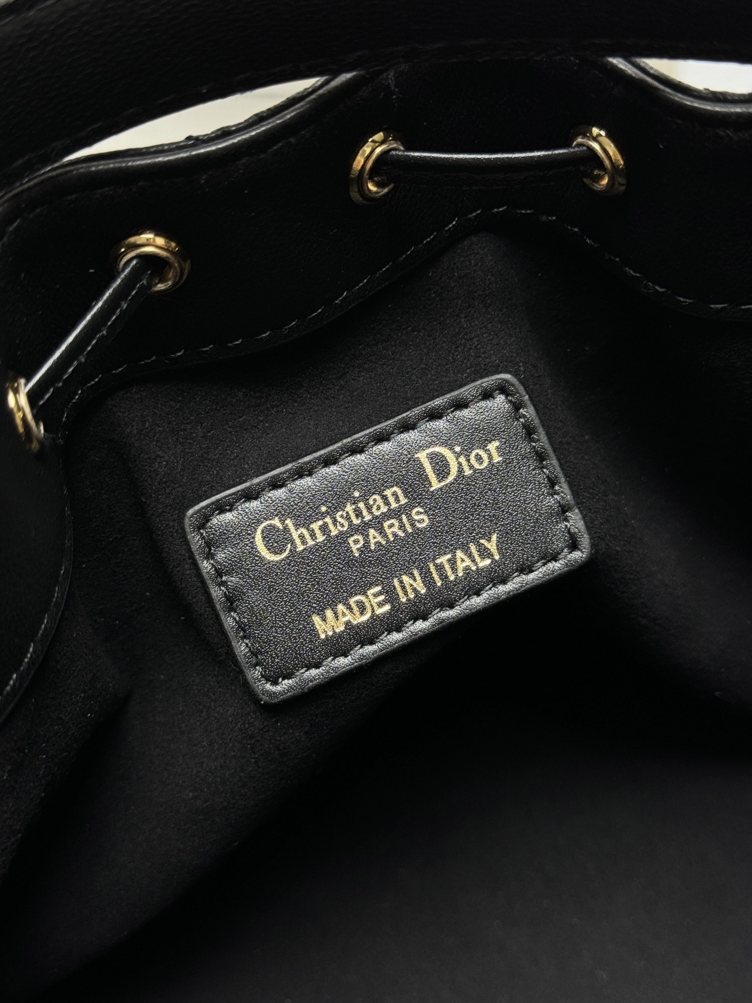 Small D*0r Jolie Bucket Bag 17 x 16 x 10.5 cm
