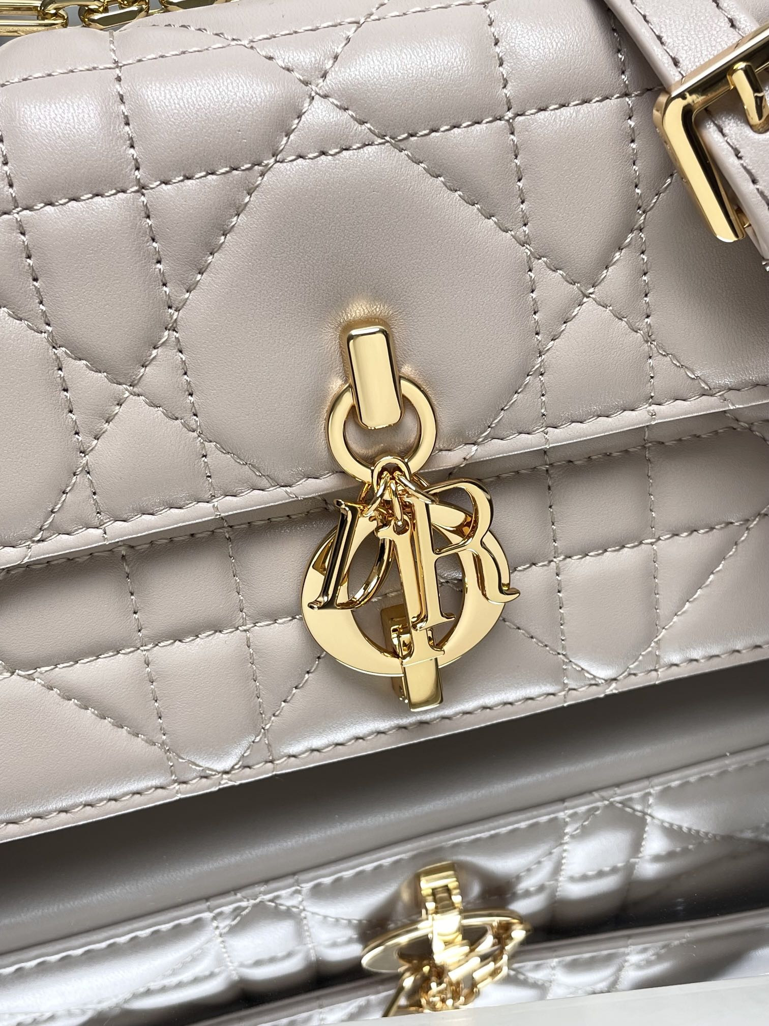 D*0r Miss Daisy Mini Bag 22 x 12.5 x 4 cm