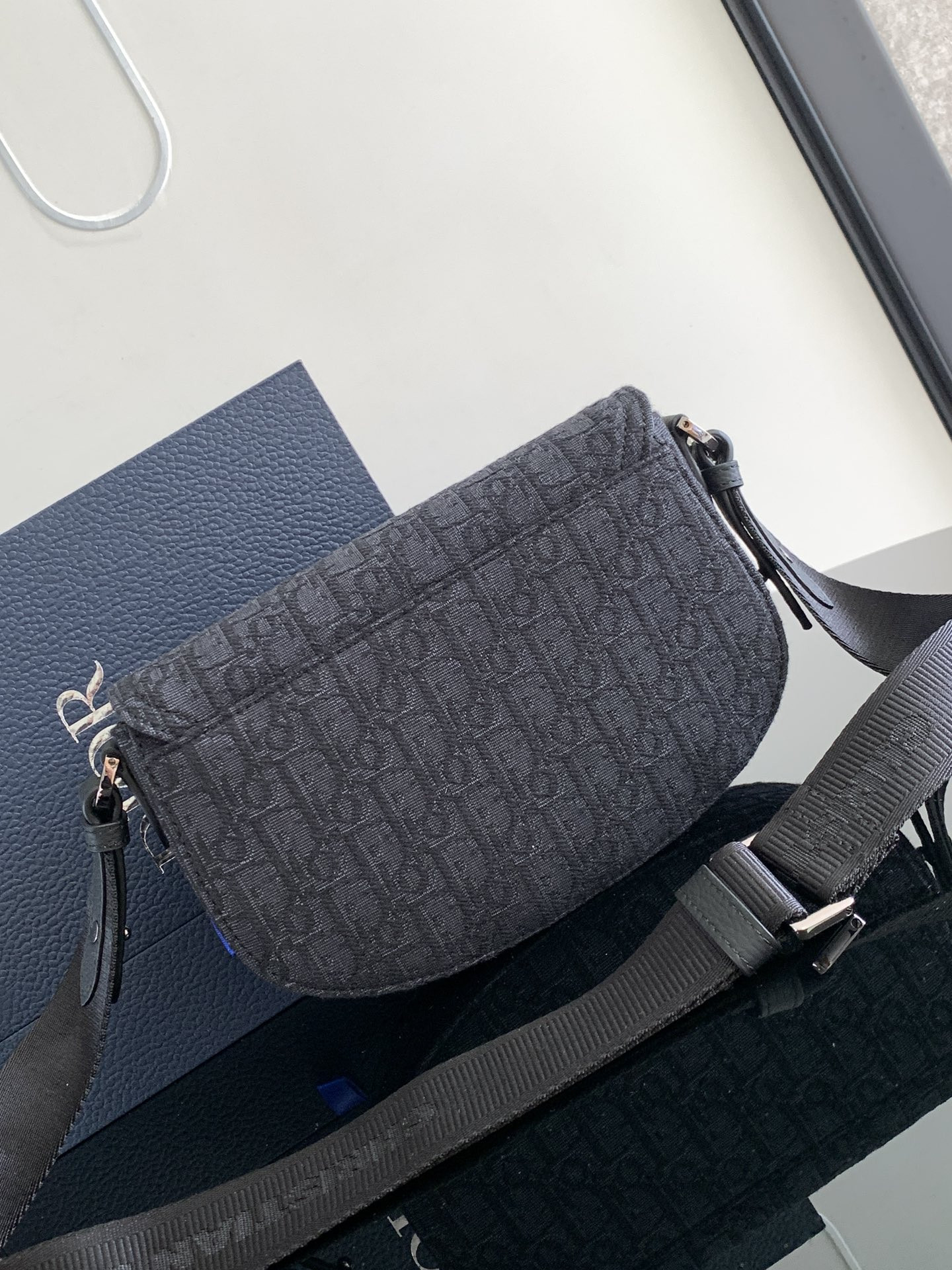 D*0r Saddle Messenger Bag 24 x 16.5 x 5.5 cm