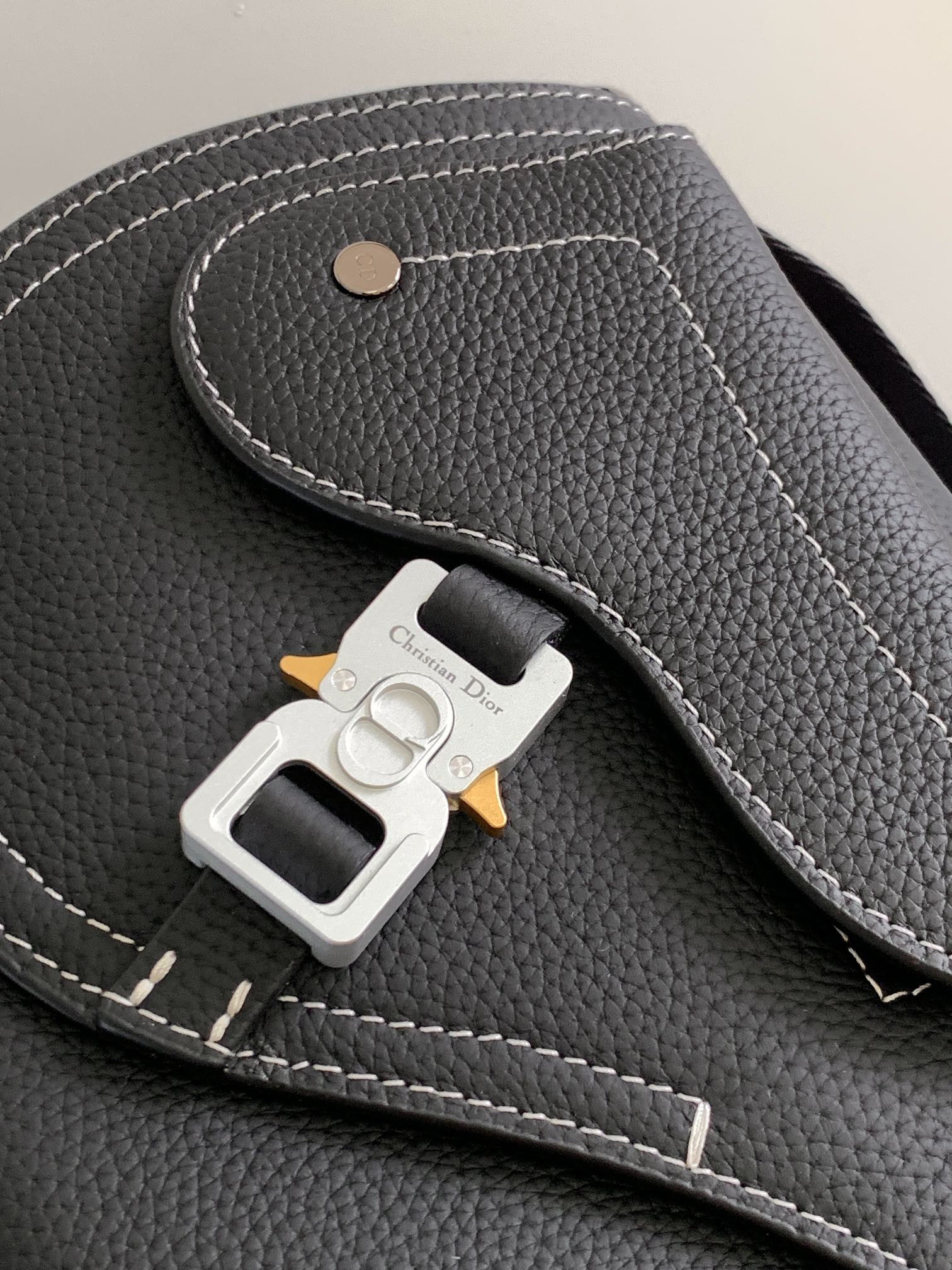 D*0r Saddle Messenger Bag 24 x 16.5 x 5.5 cm