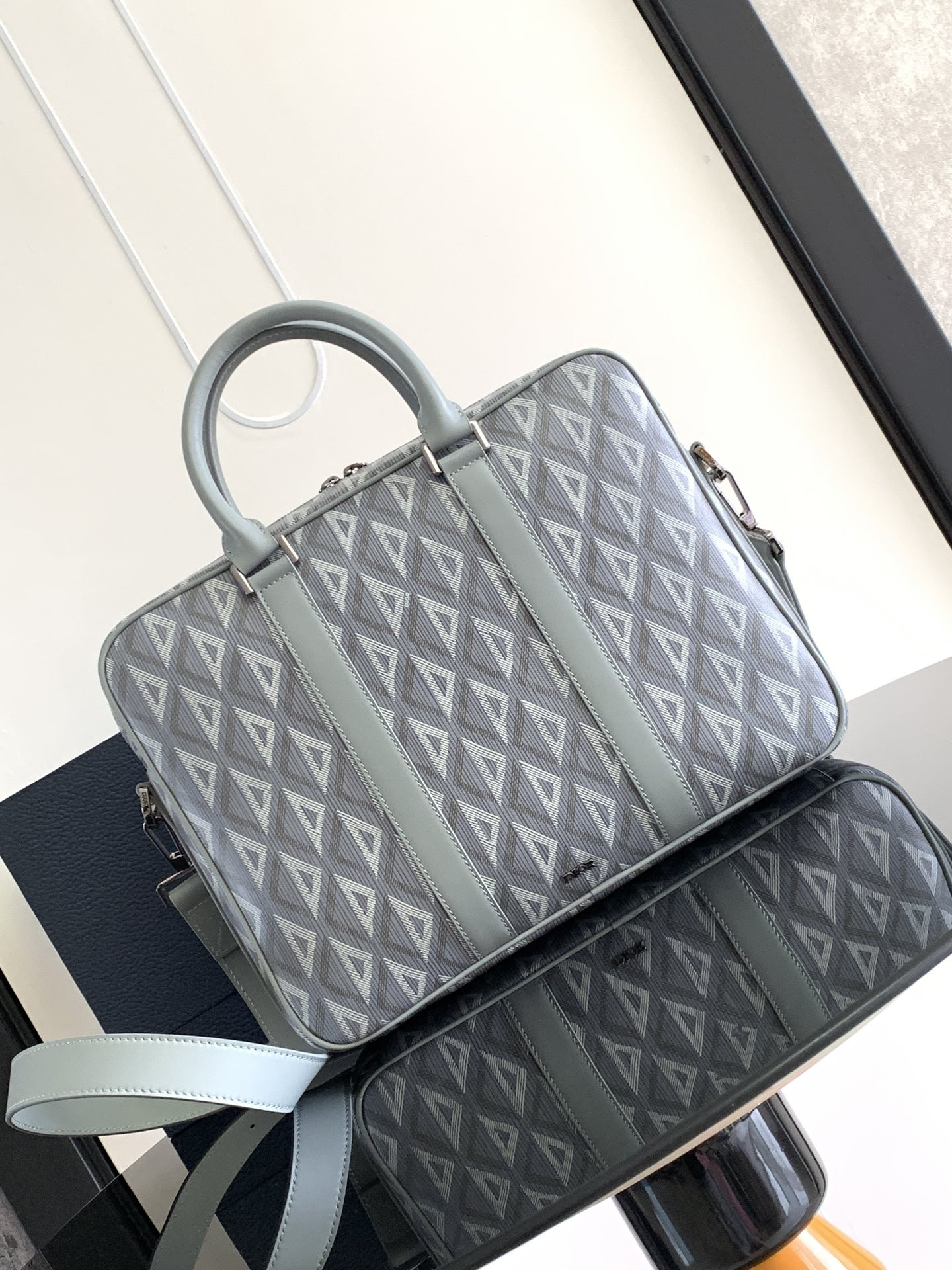 D*0r Zipped Briefcase 37 x 28 x 6 cm
