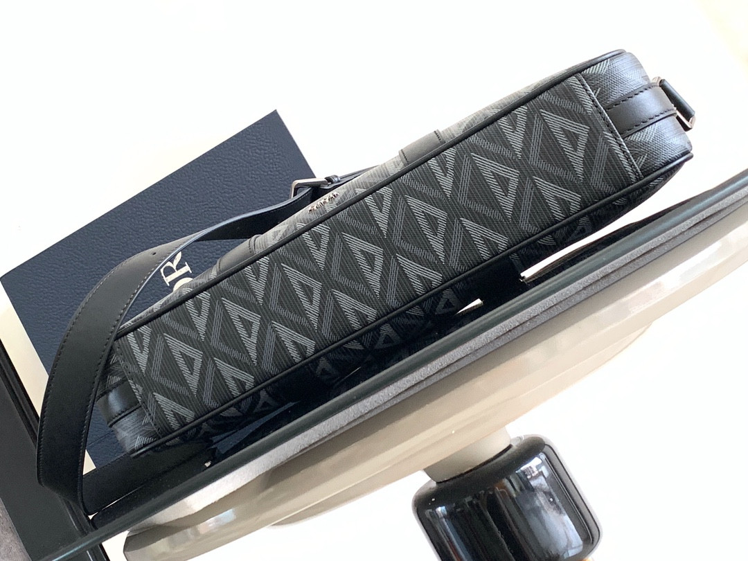 D*0r Zipped Briefcase Black CD Diamond Canvas and Black Grained Calfskin 37 x 28 x 6 cm