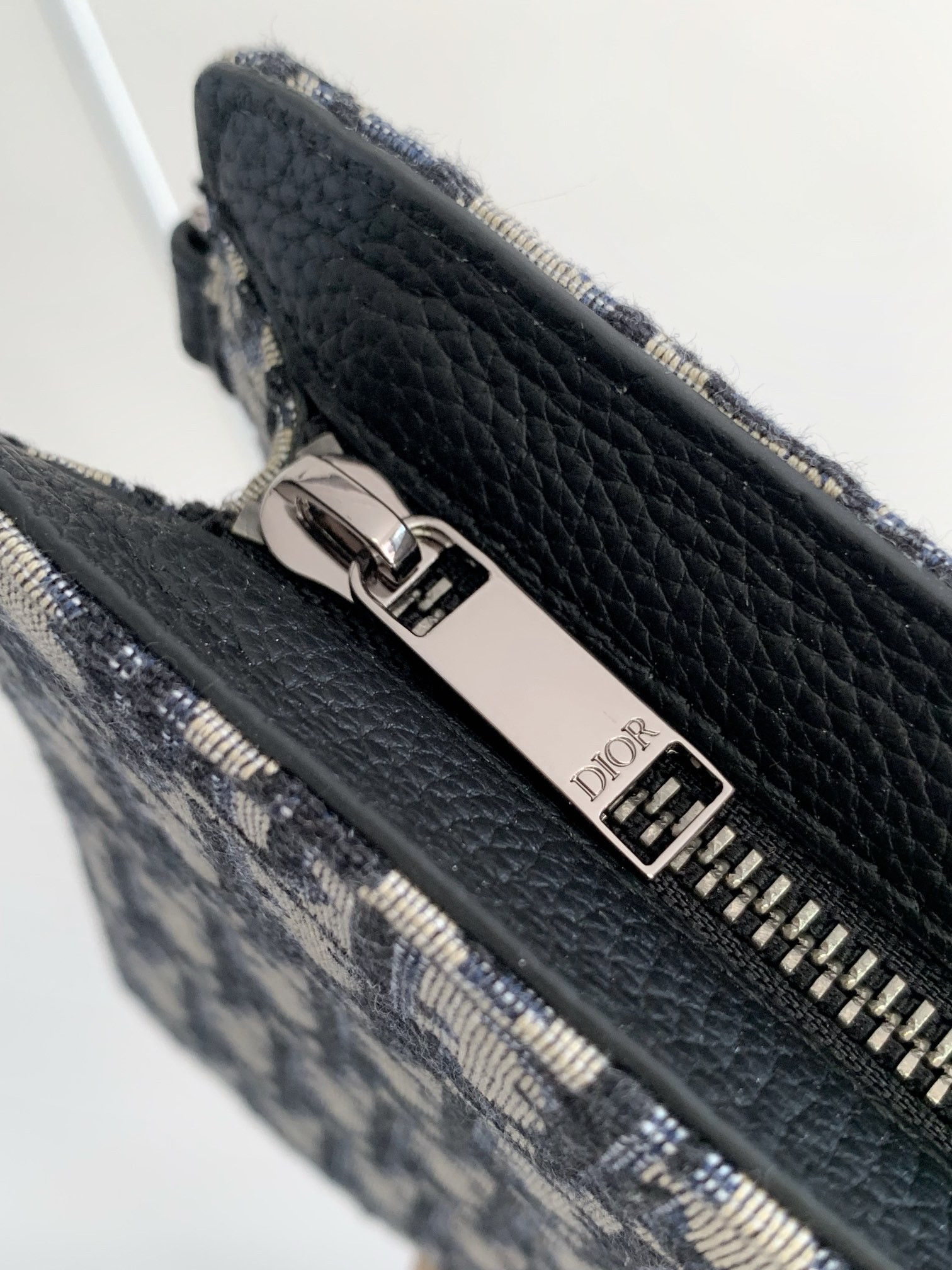 D*0r A5 Triangle Pouch 27 x 19.5 x 6 cm