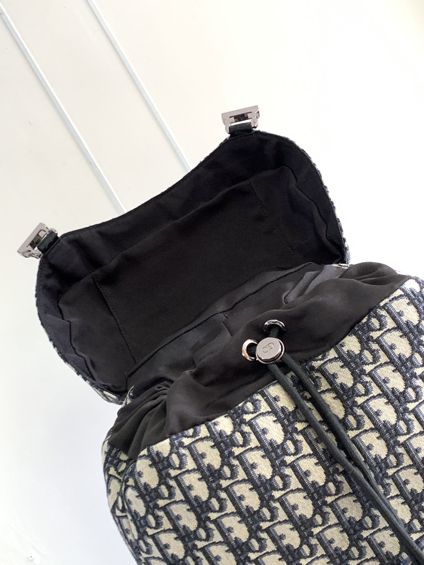 D*0r 8 Backpack with Flap Beige and Black D*0r Oblique Jacquard 31 x 48 x 16.5 cm