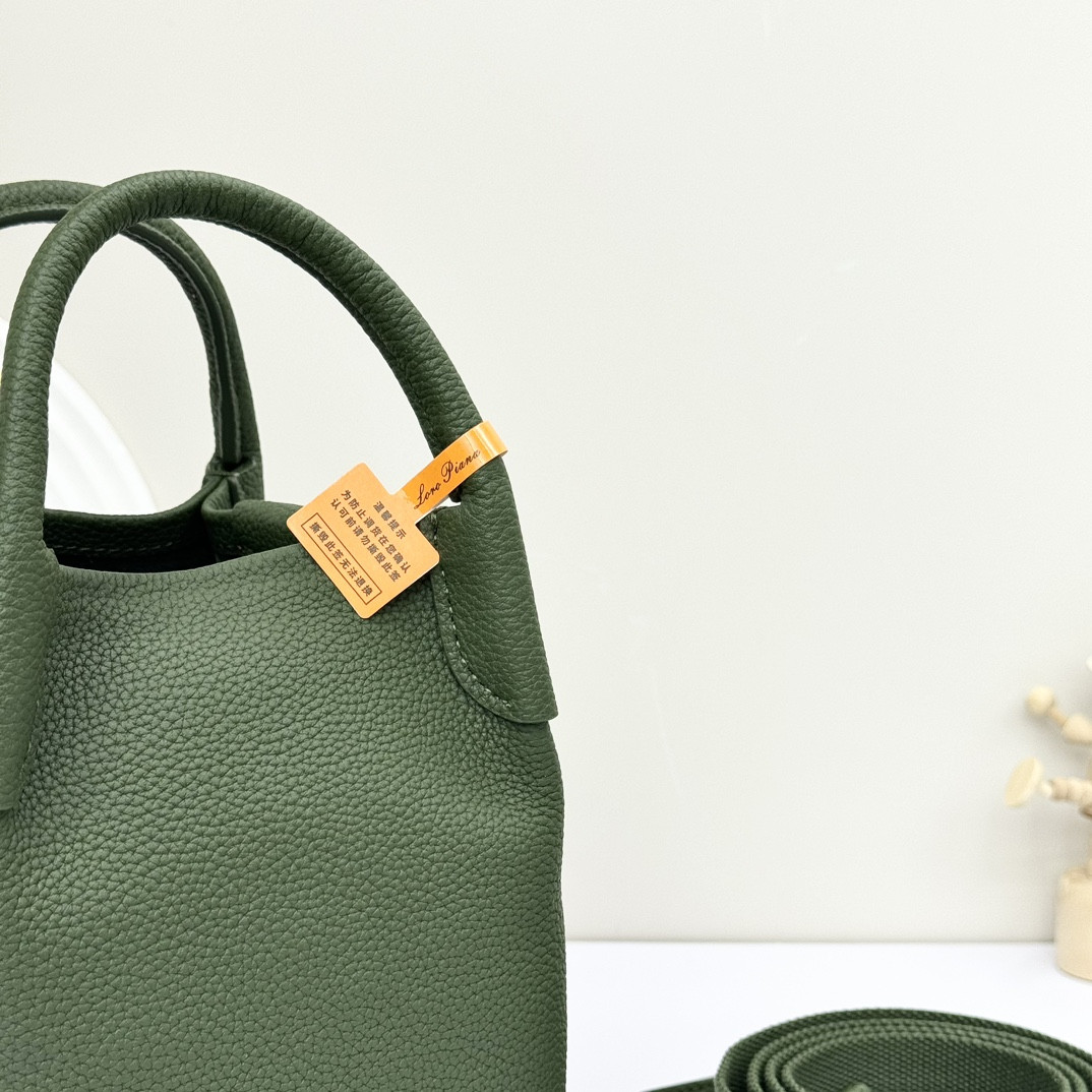 L**o p*ana micro bale bag grained calfskin 23 x 16 x 14 cm