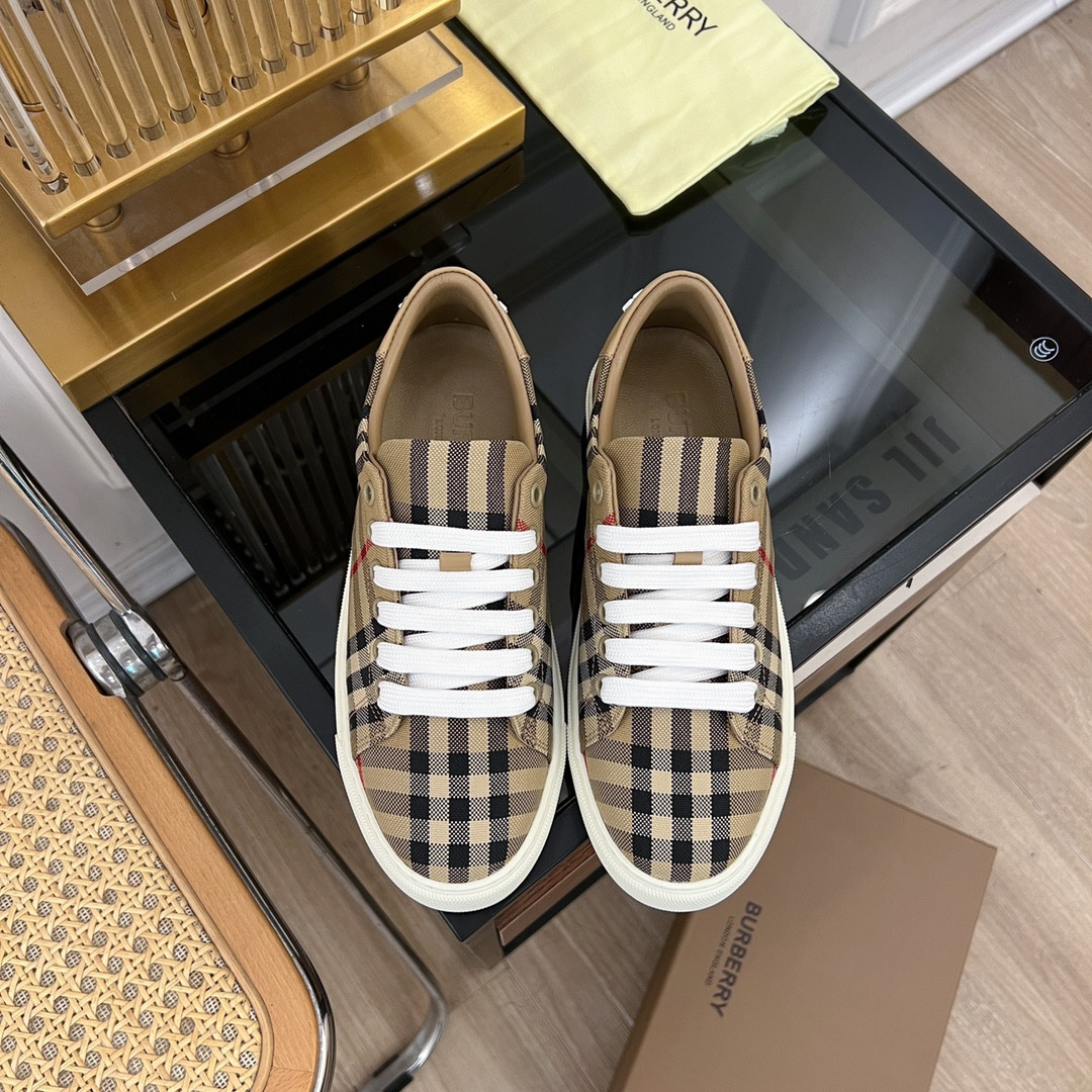 UA B**rry Check Sneakers