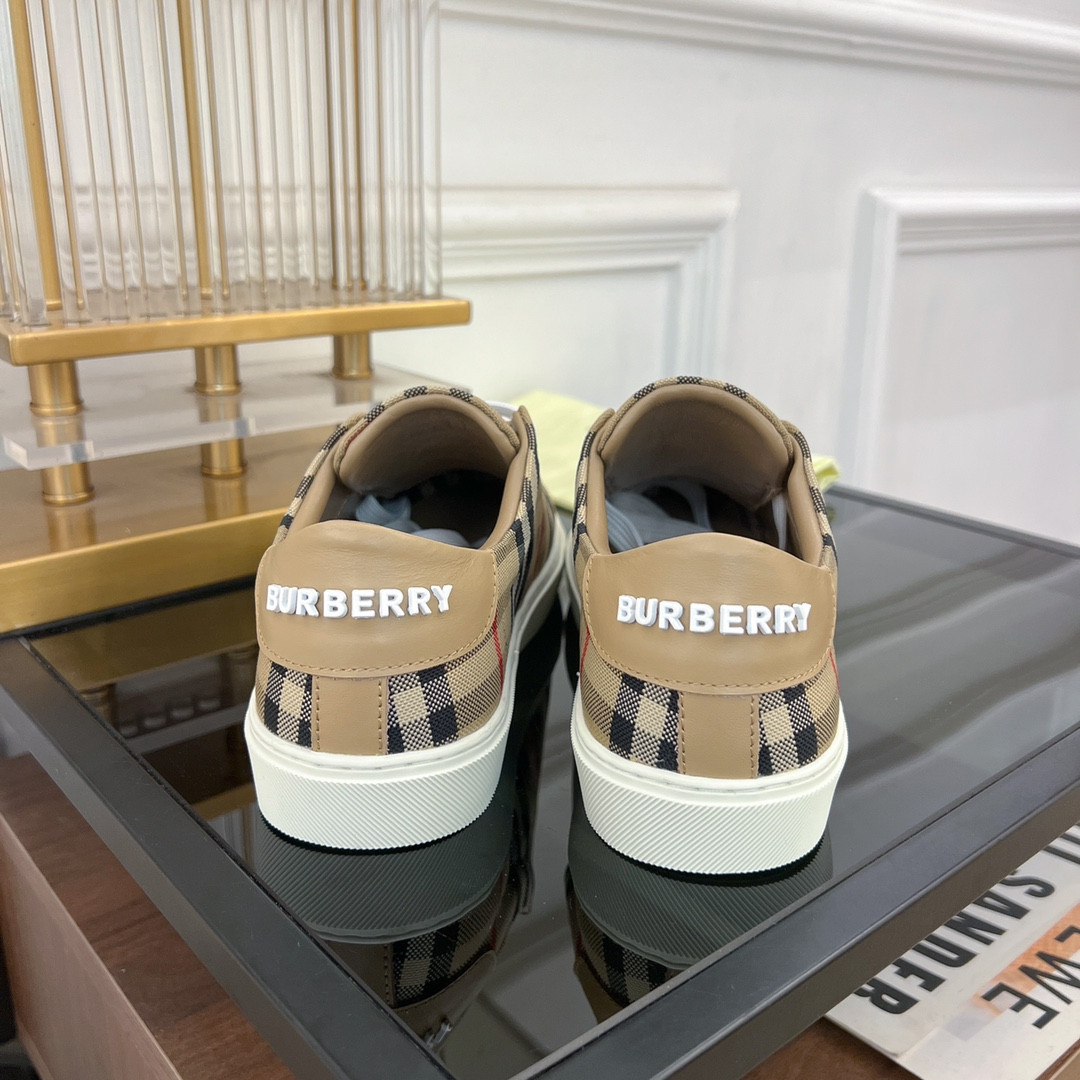 UA B**rry Check Sneakers