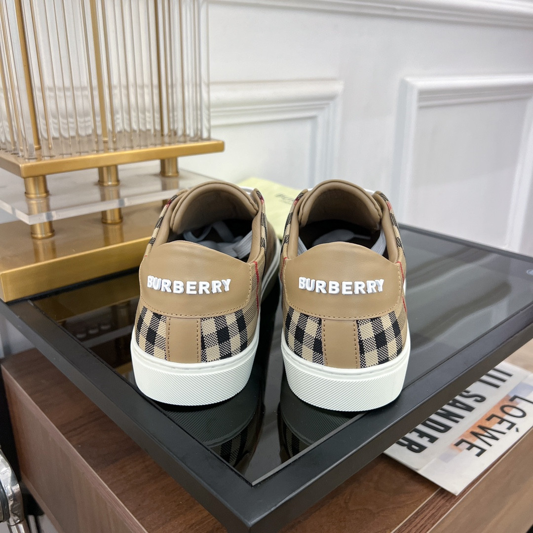 UA B**rry Check Sneakers
