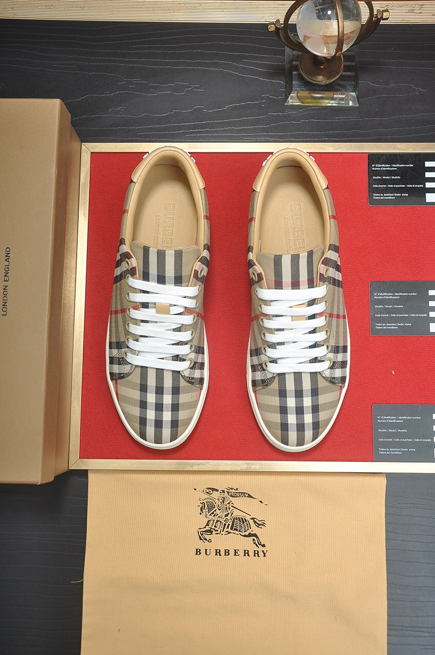 UA B**rry Check Sneakers