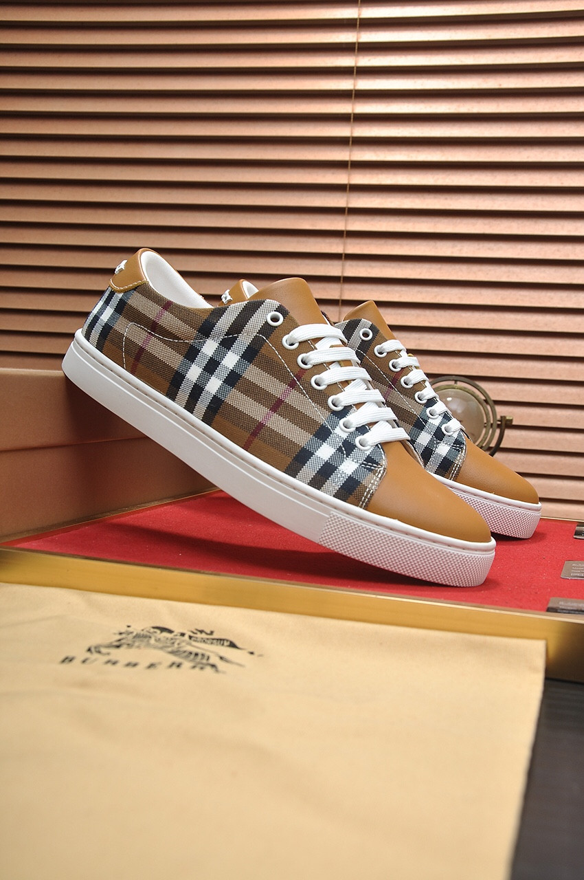 UA B**rry Check Sneakers