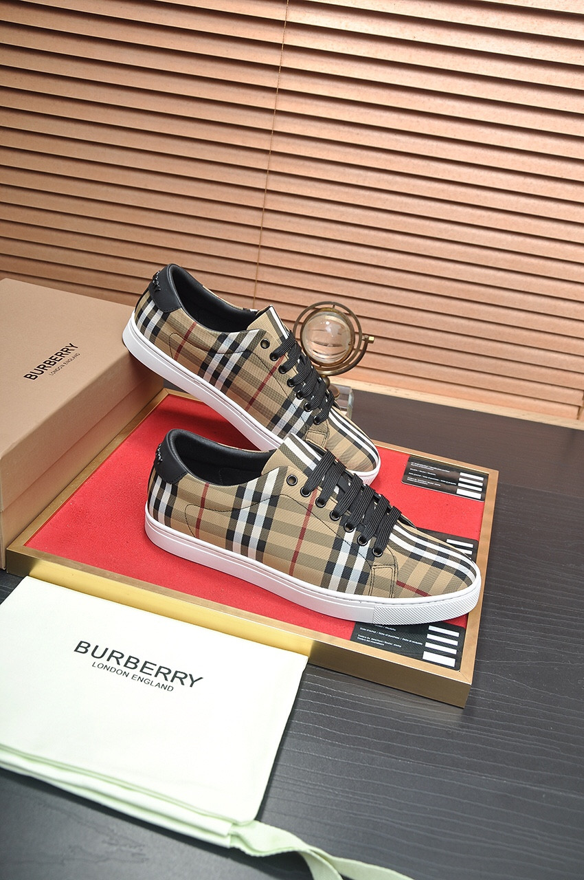 UA B**rry Check Sneakers