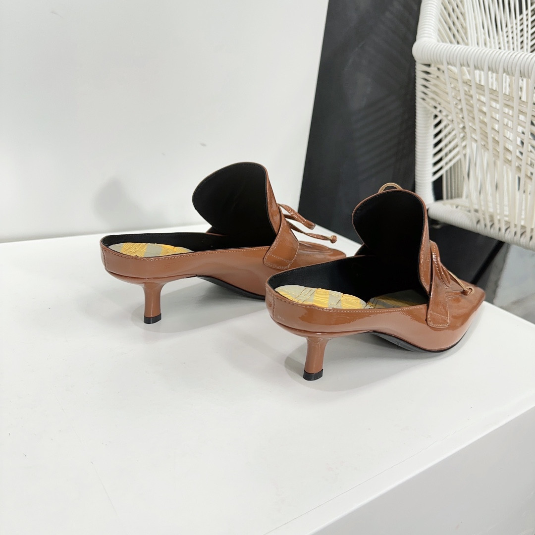 UA B**rry Mules