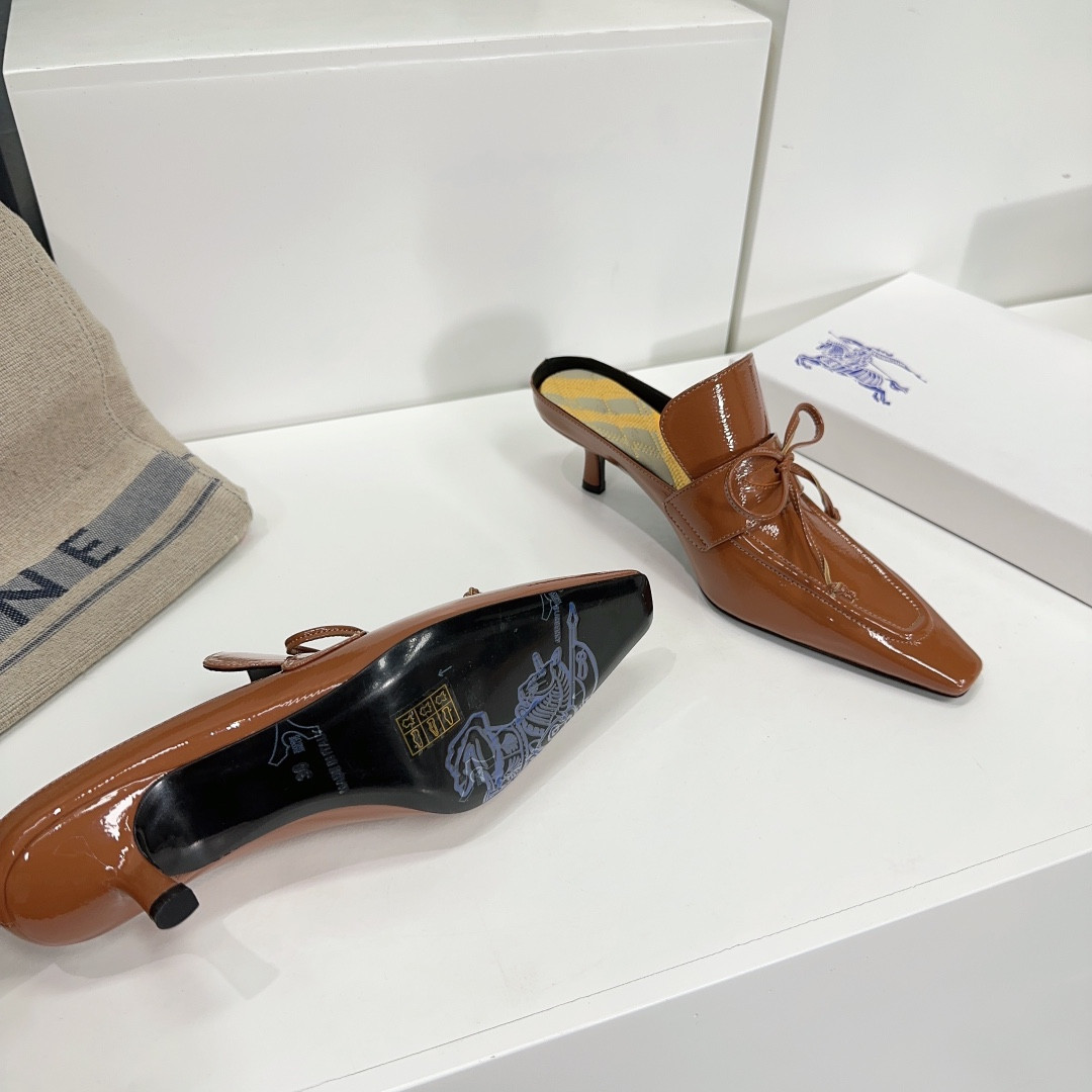 UA B**rry Mules
