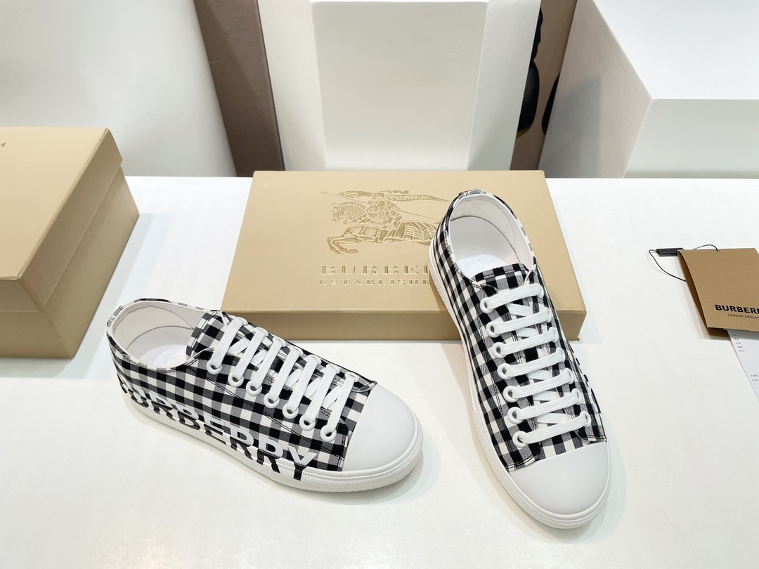 UA B**rry Check Sneakers