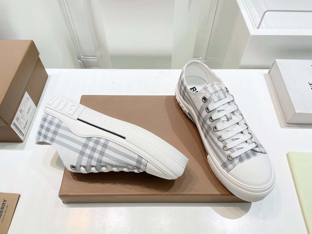 UA B**rry Check Sneakers