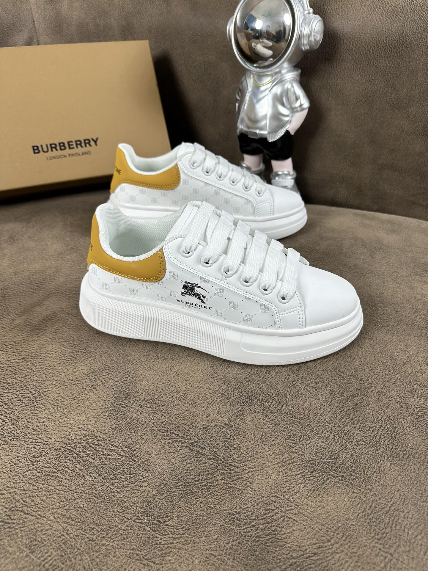 UA B**rry Sneakers