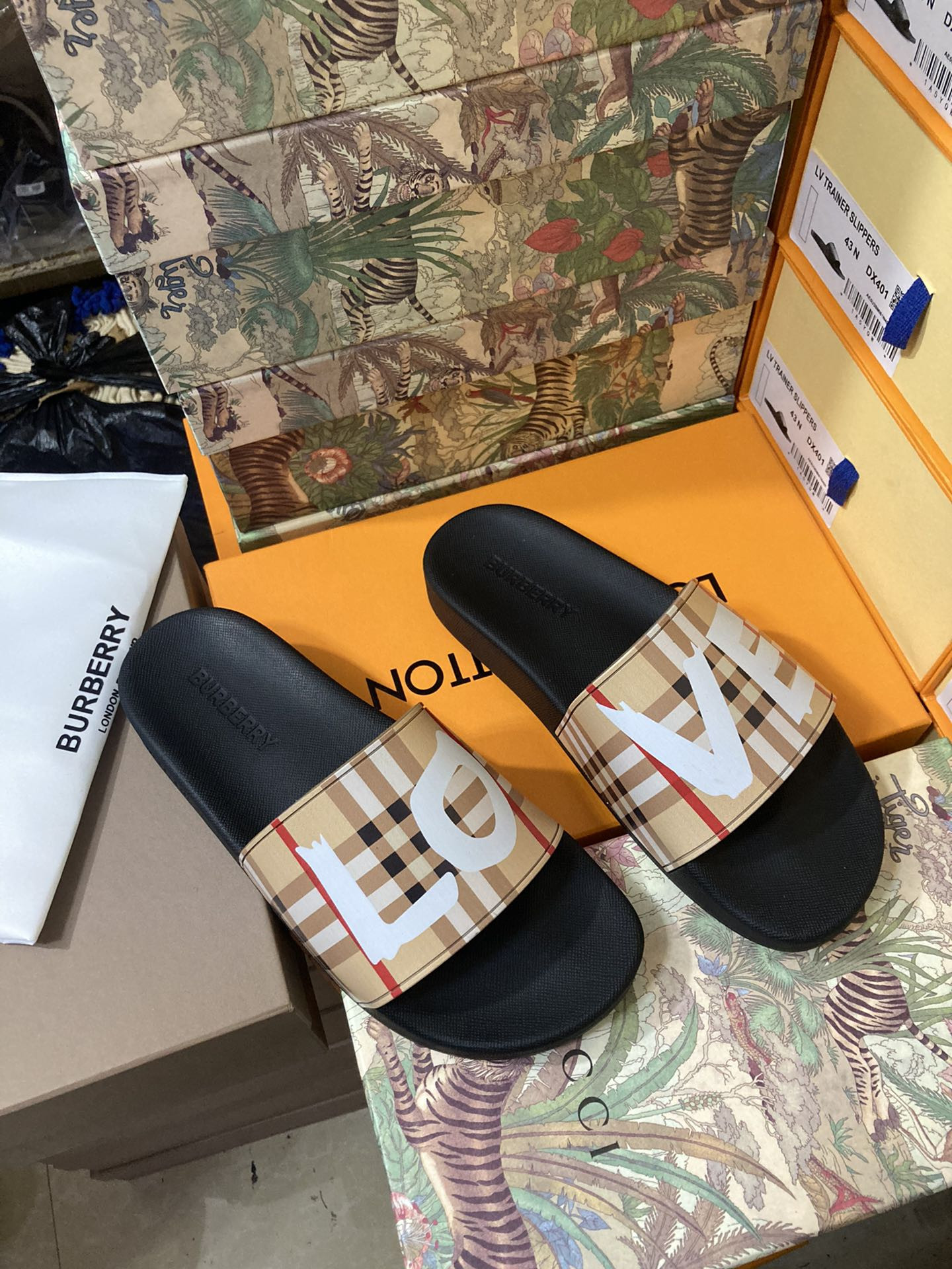 B**rry Check Slides