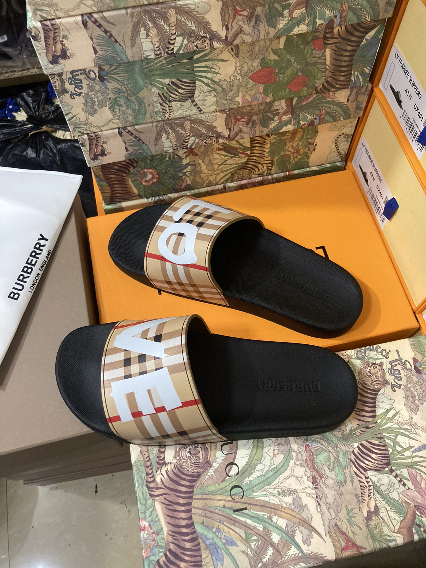 B**rry Check Slides