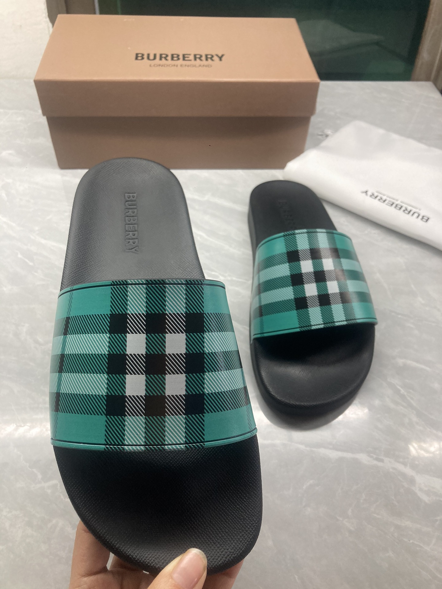 B**rry Check Slides