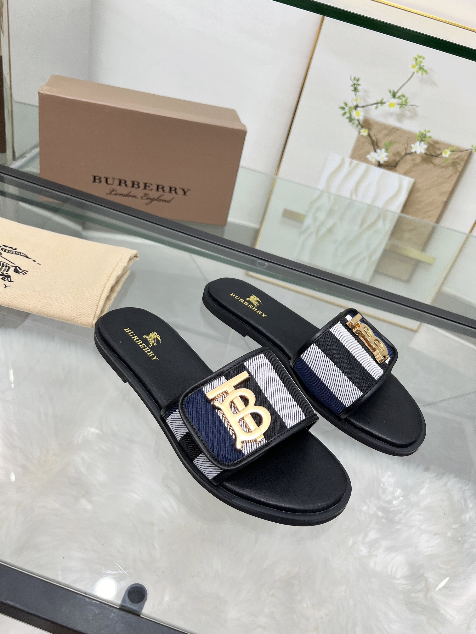 UA B**rry Slides