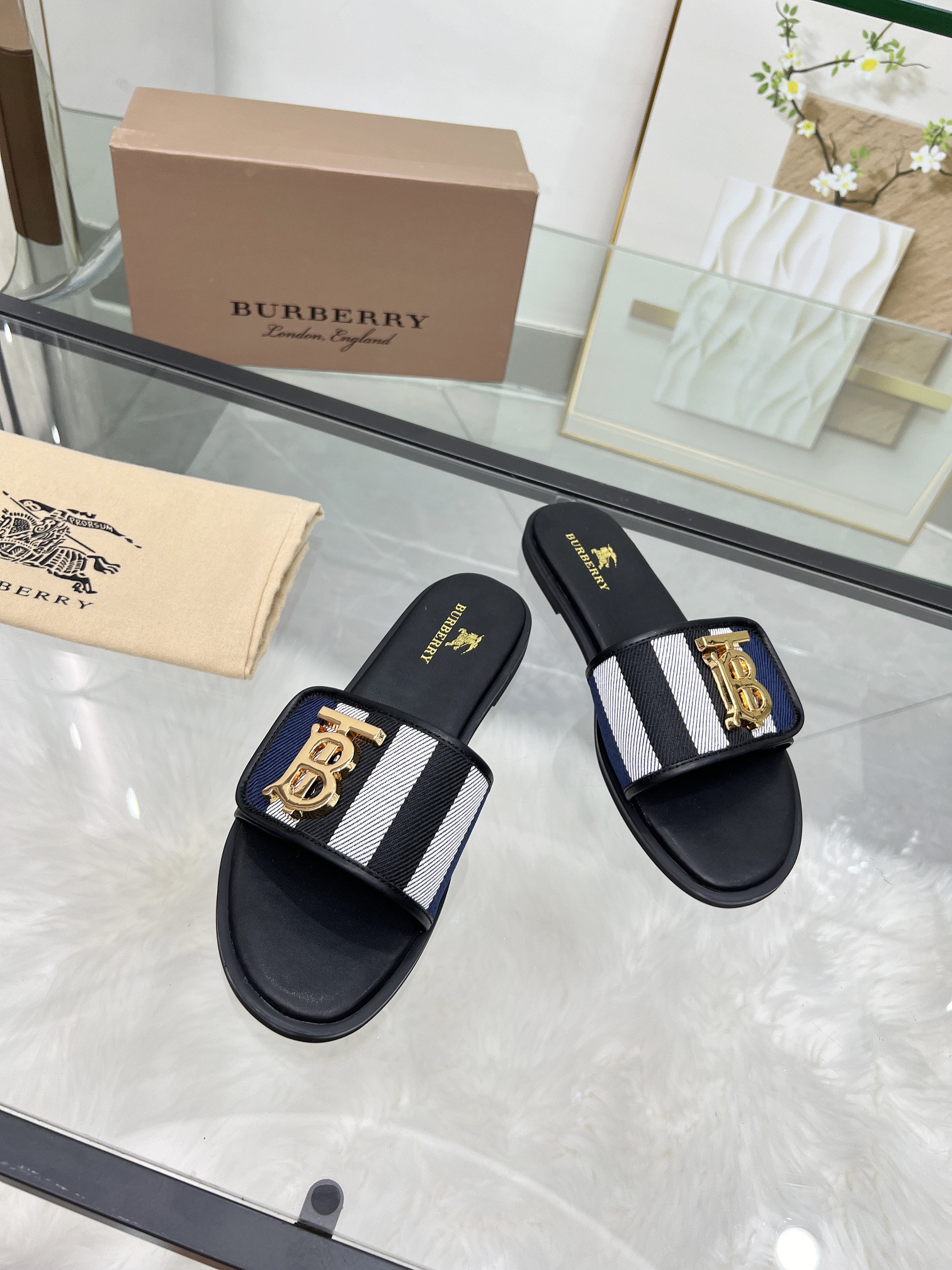 UA B**rry Slides