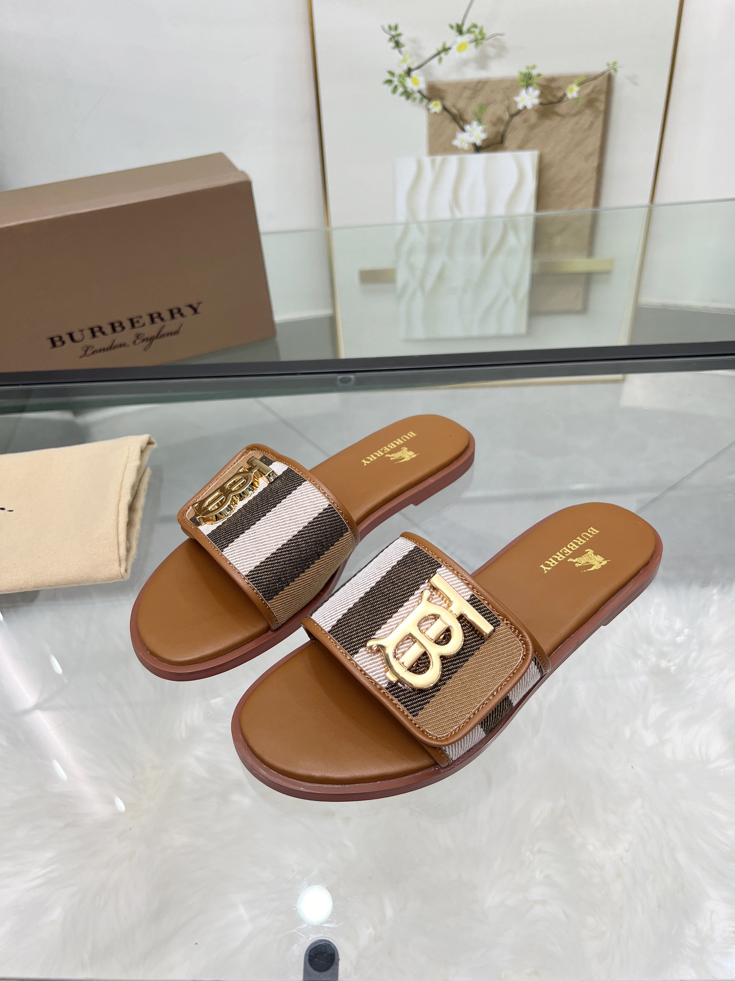 UA B**rry Slides