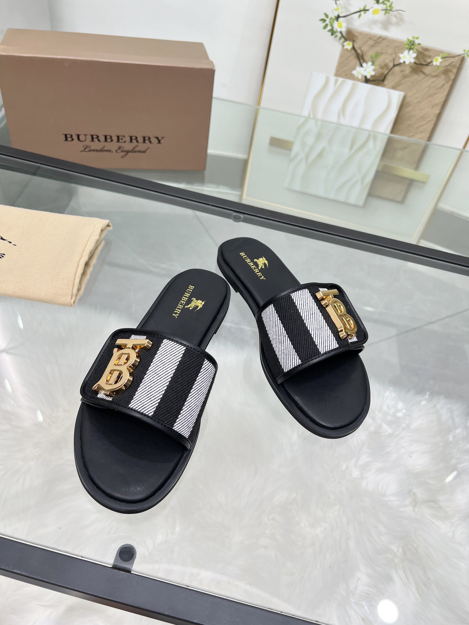UA B**rry Slides