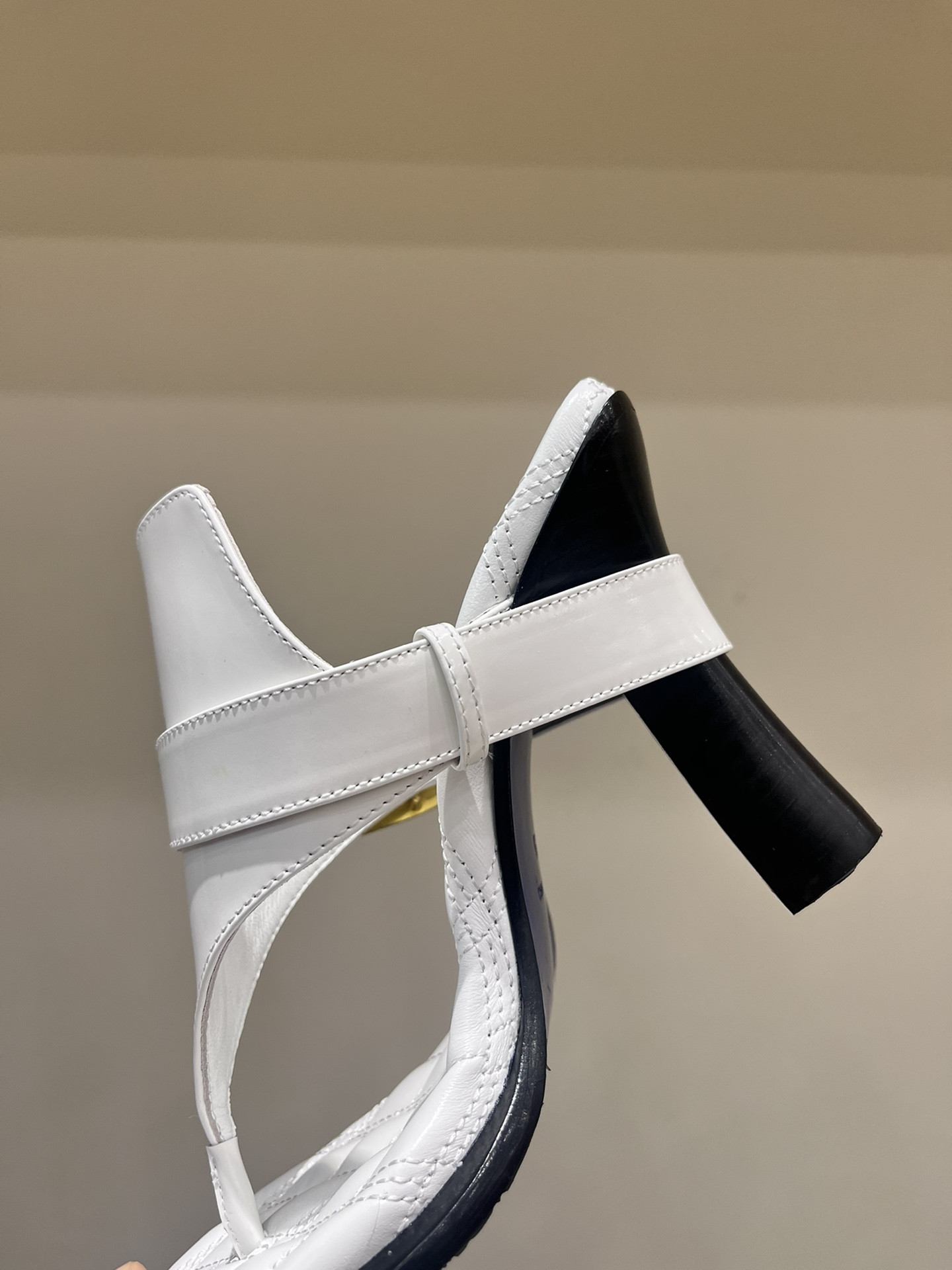 UA B**rry Slides