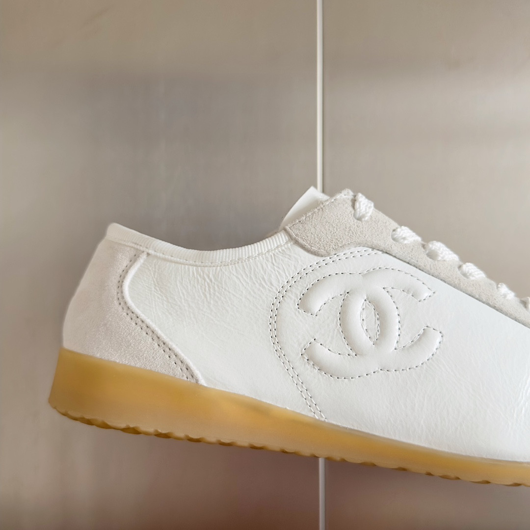 UA Ch*el SNEAKER
