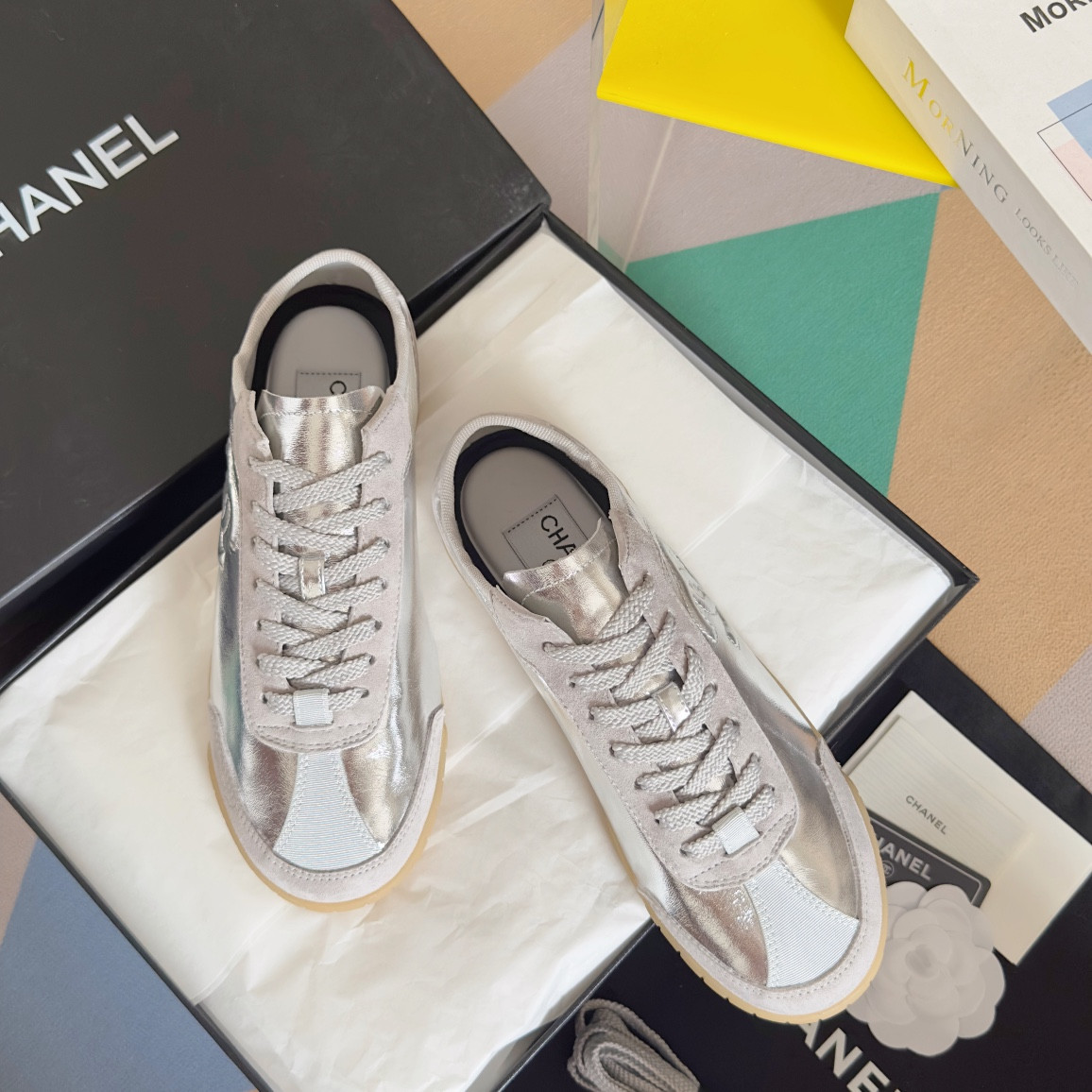 UA Ch*el SNEAKER