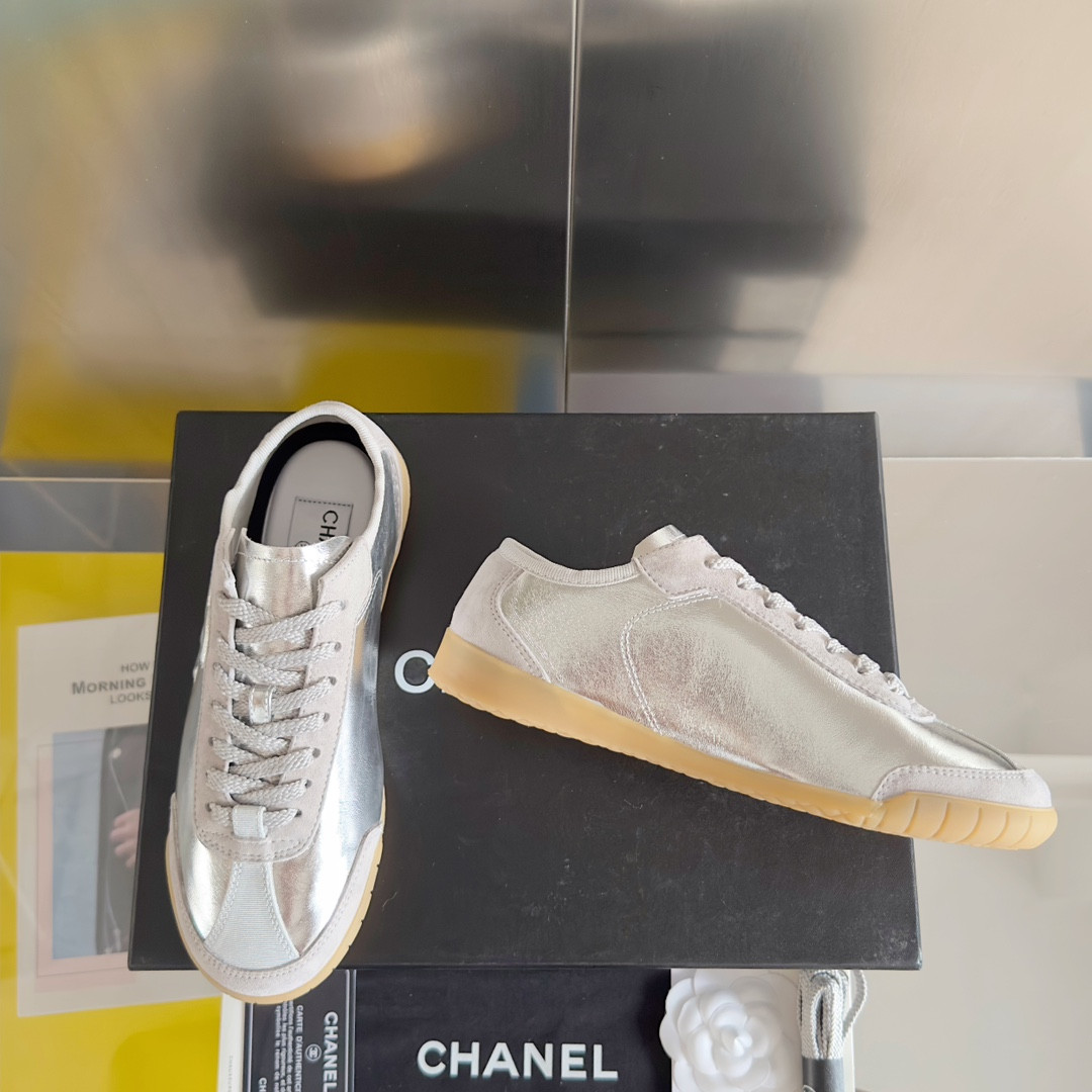 UA Ch*el SNEAKER