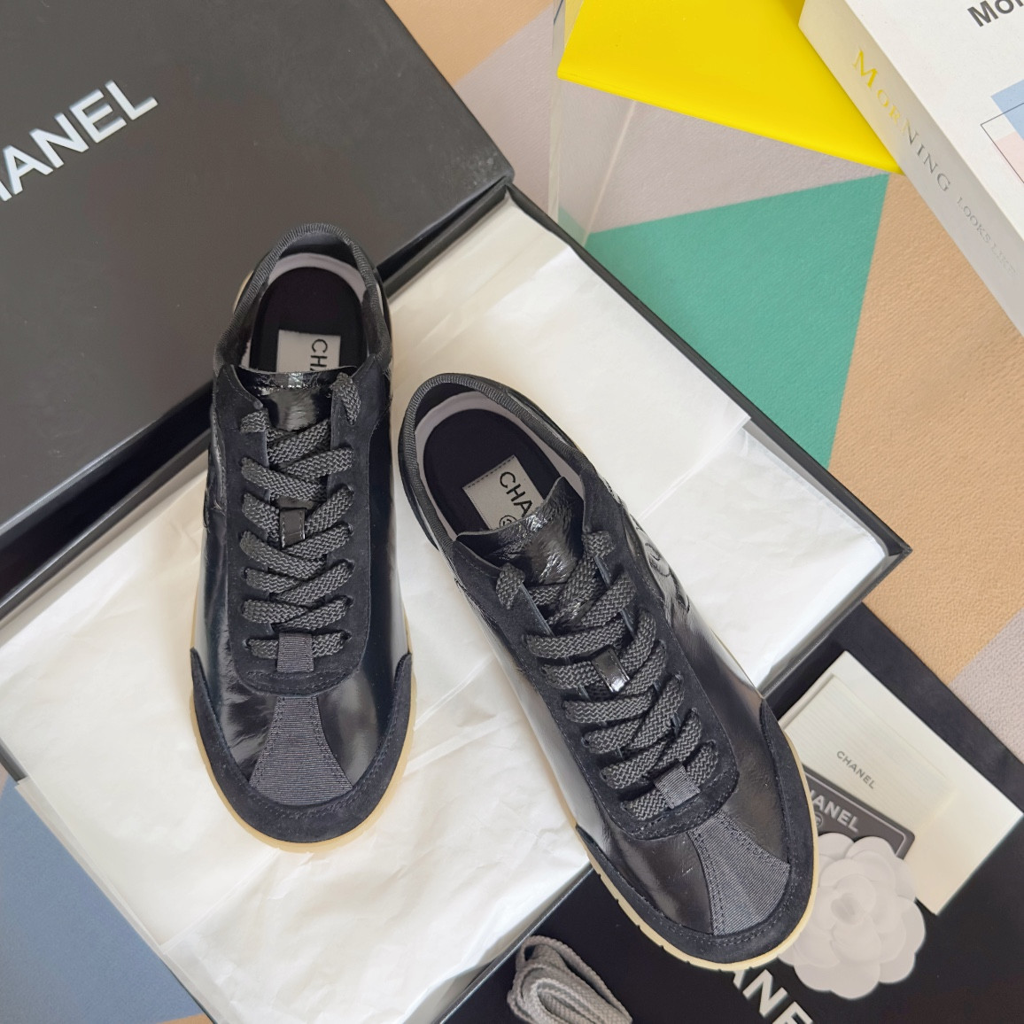UA Ch*el SNEAKER