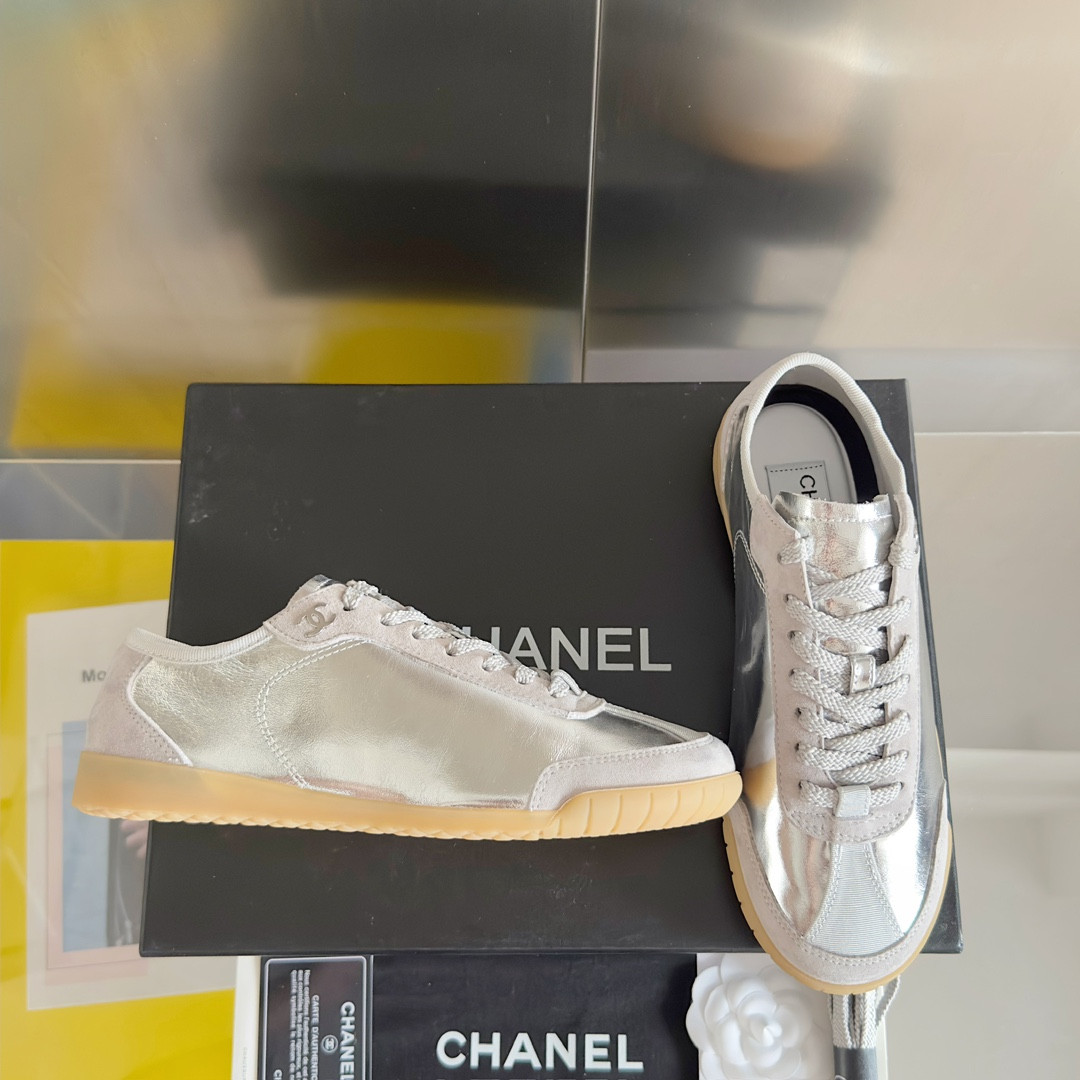 UA Ch*el SNEAKER