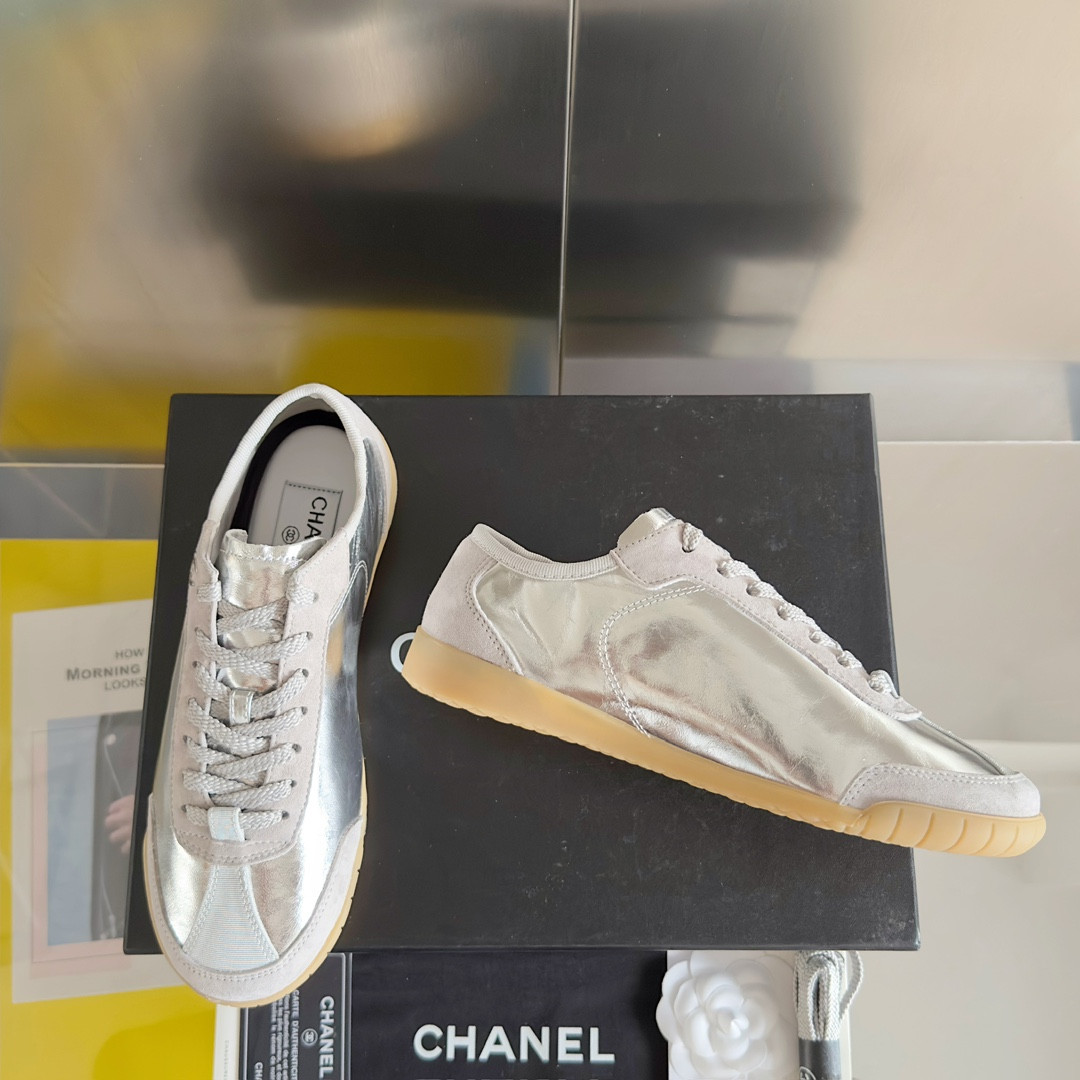 UA Ch*el SNEAKER