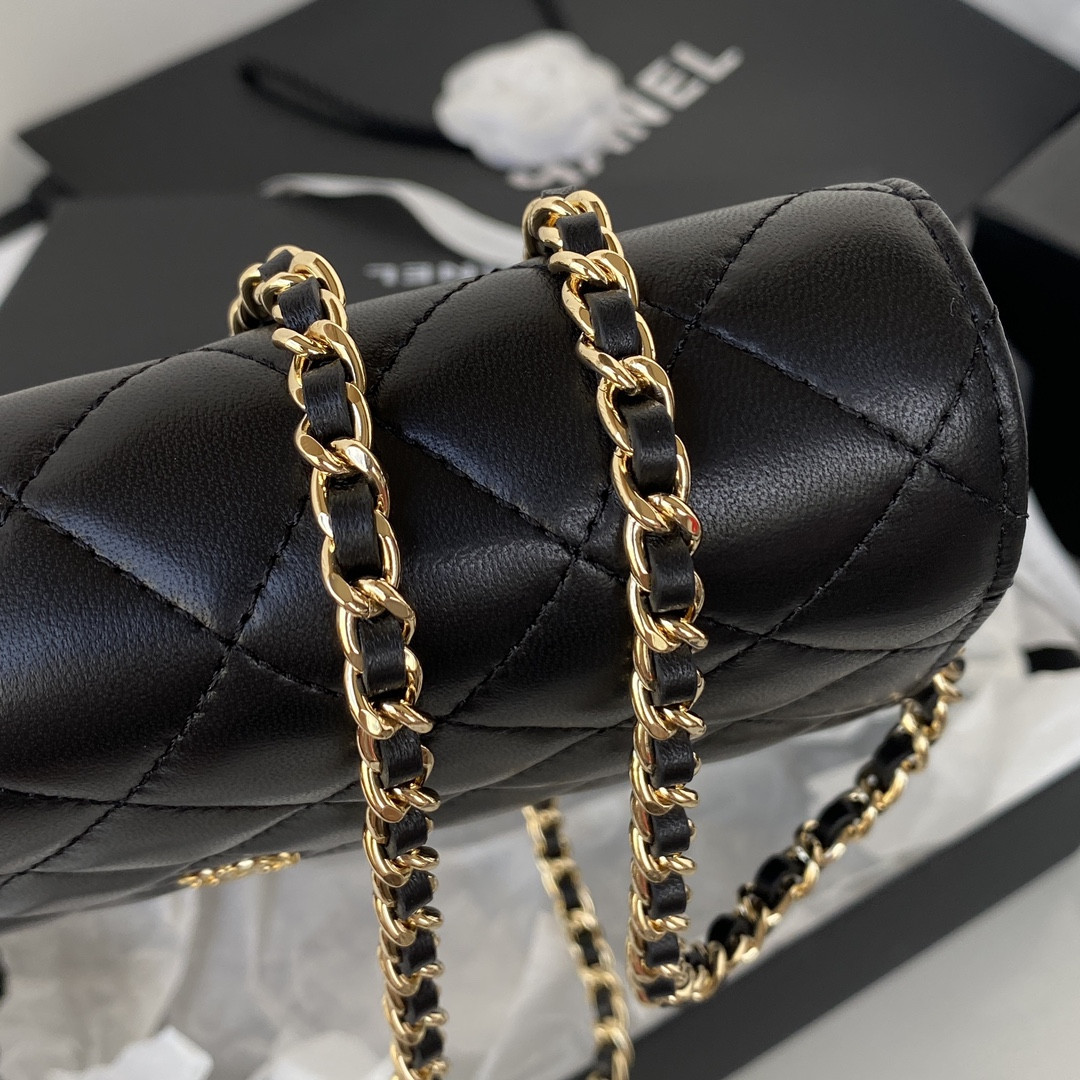 Ch*el WALLET ON CHAIN 12.3 × 19.2 × 3.5 cm
