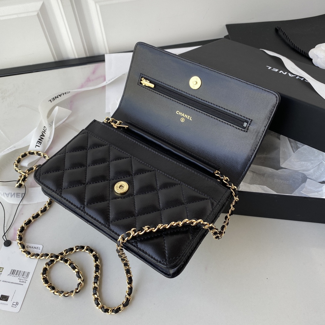 Ch*el WALLET ON CHAIN 12.3 × 19.2 × 3.5 cm
