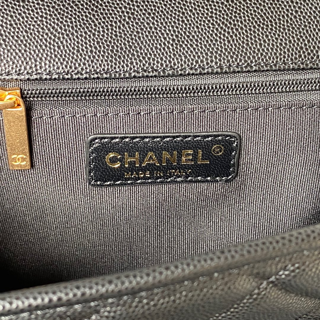 Ch*el 22K 31.5x31x9cm