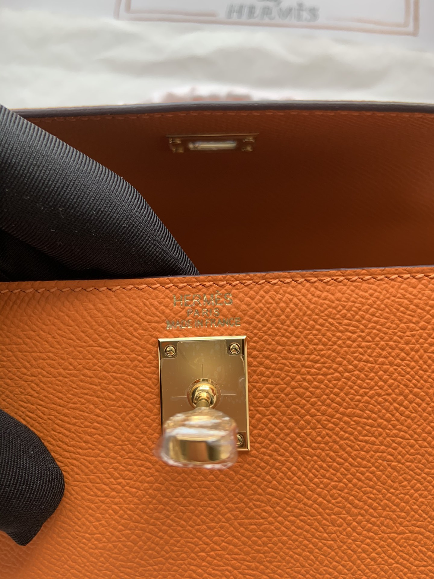 HERMÈS Kelly Gold-tone Hardware 25 28
