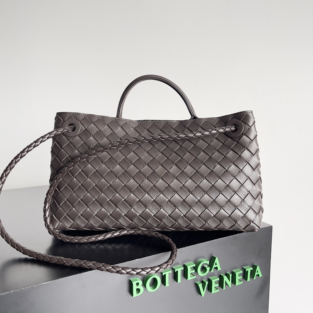 Bo*te*ga Ve*ne*ta East-West Andiamo 29x10x18CM