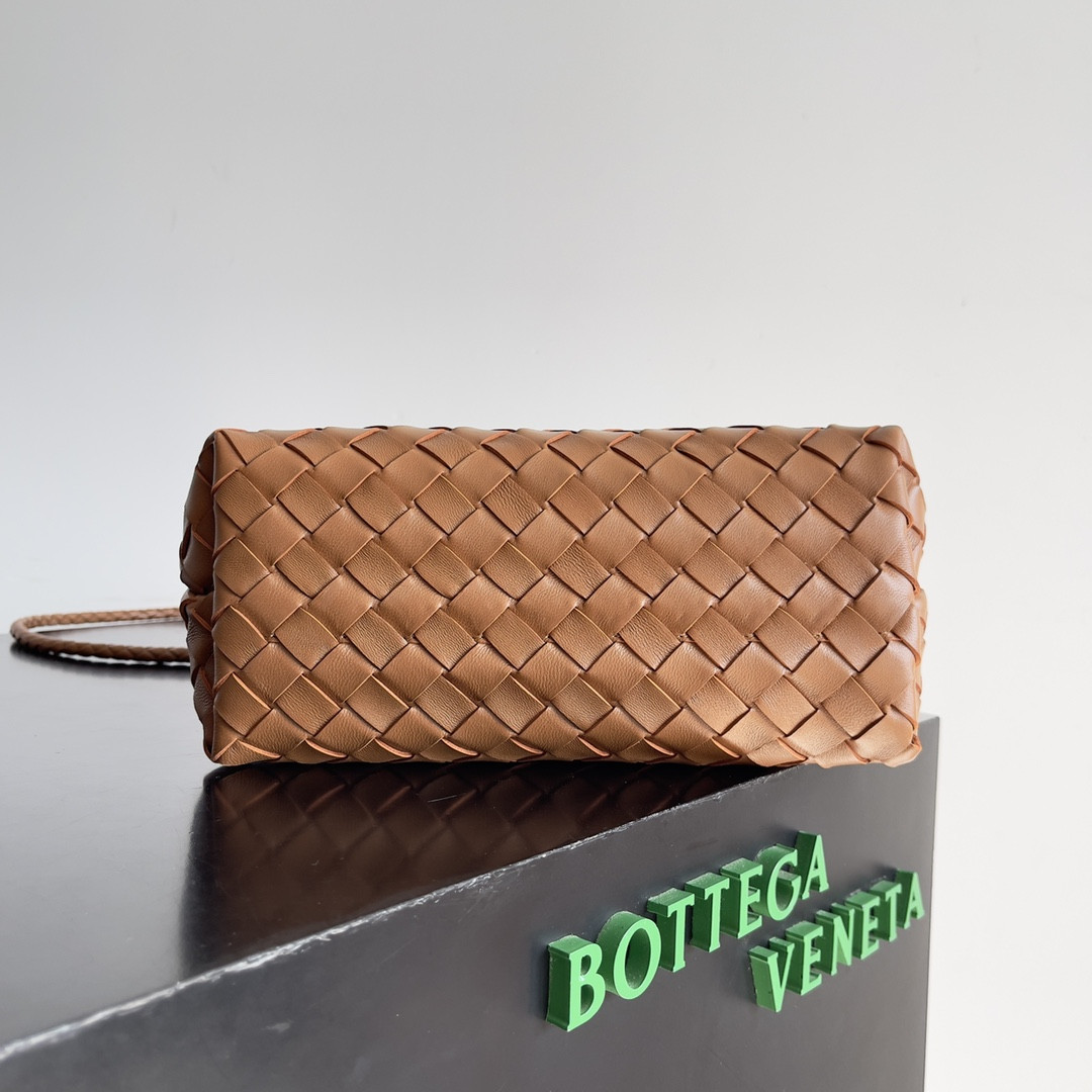 Bo*te*ga Ve*ne*ta Small Andiamo 25x22x10.5cm