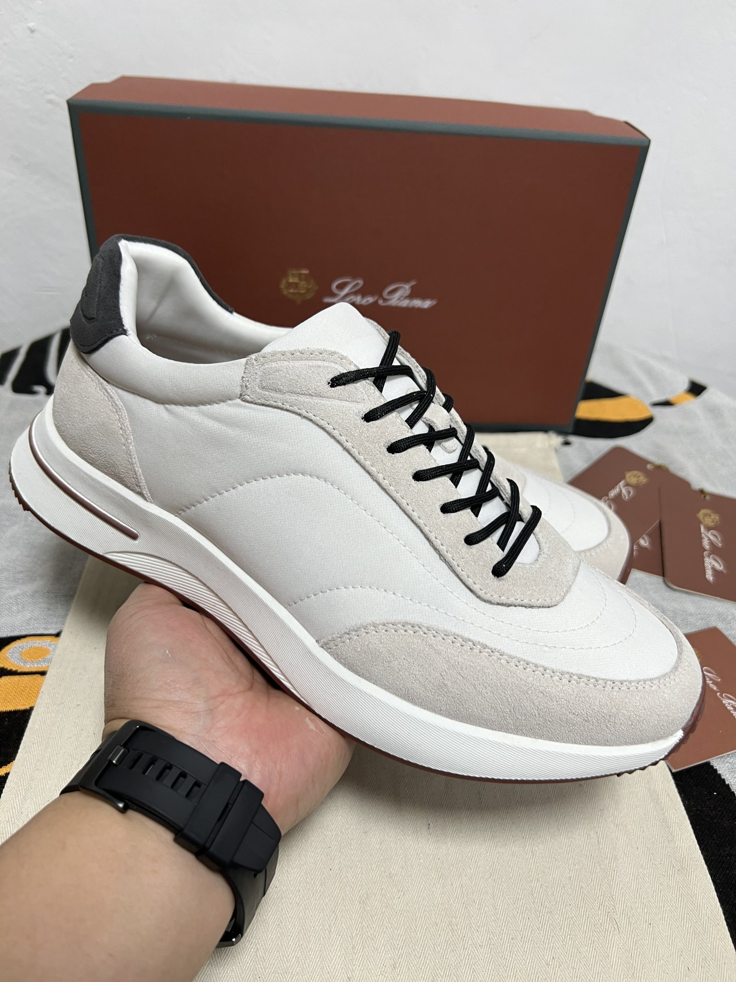 UA L**o p*ana Week End Walk Sneakers