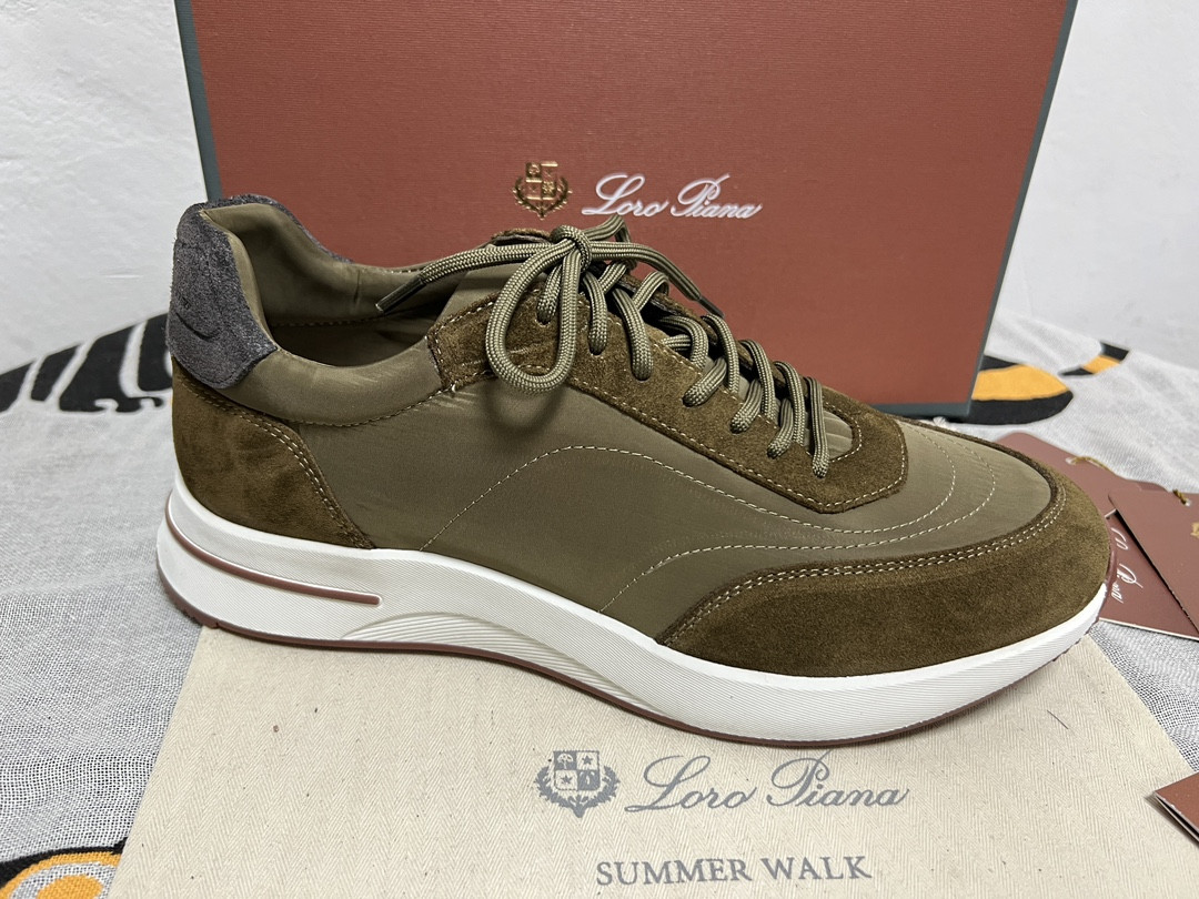 UA L**o p*ana Week End Walk Sneakers