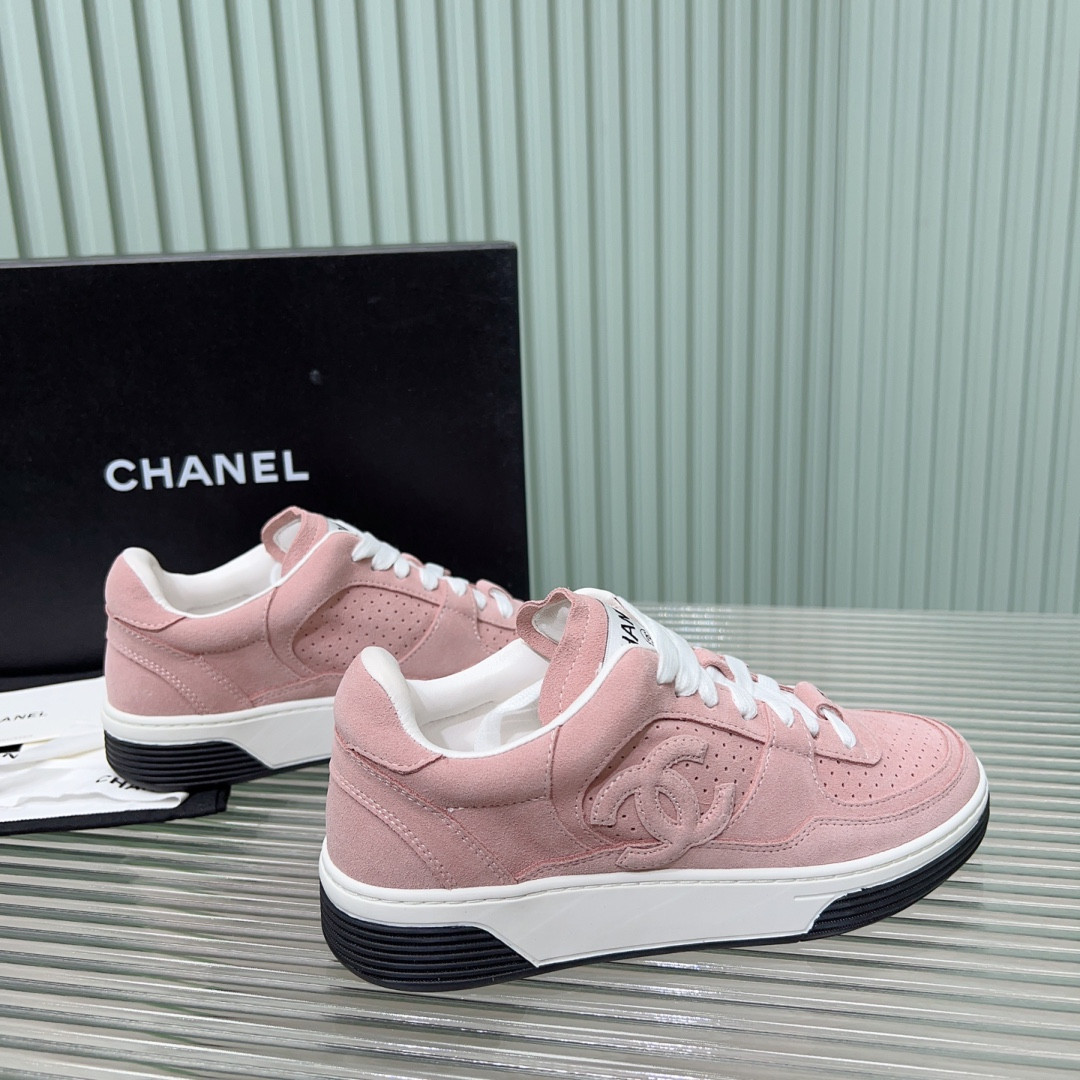 UA Ch*el SNEAKER
