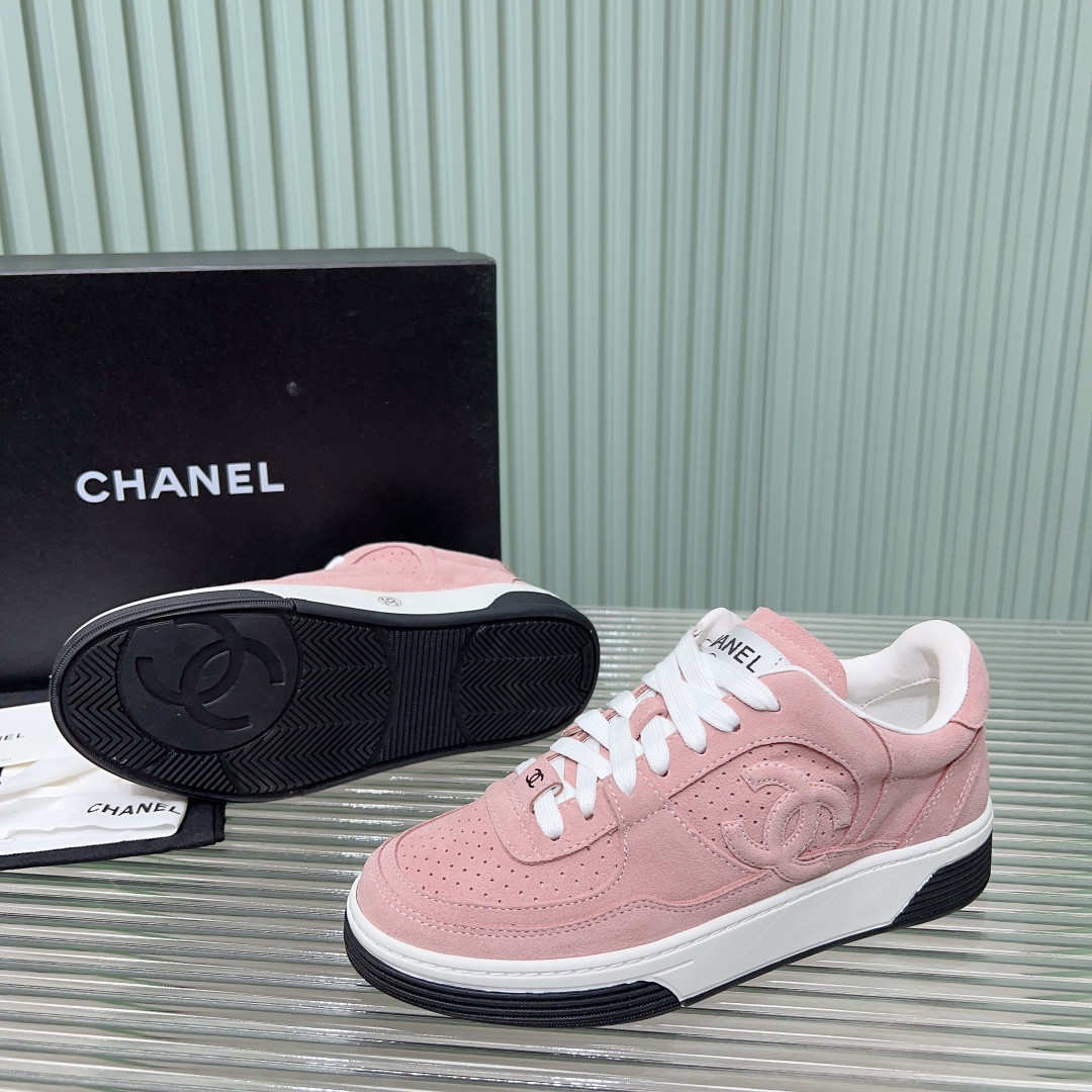 UA Ch*el SNEAKER