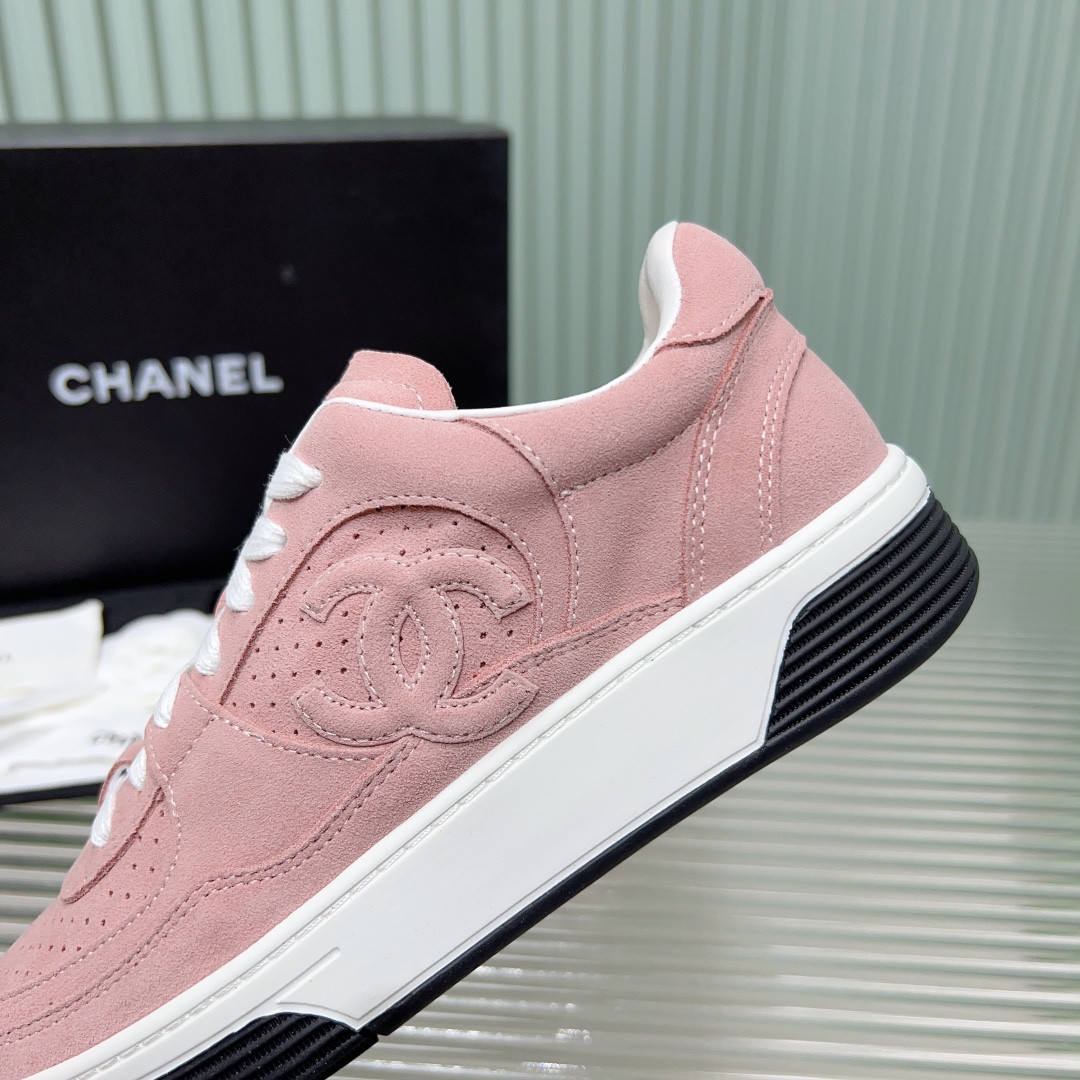 UA Ch*el SNEAKER