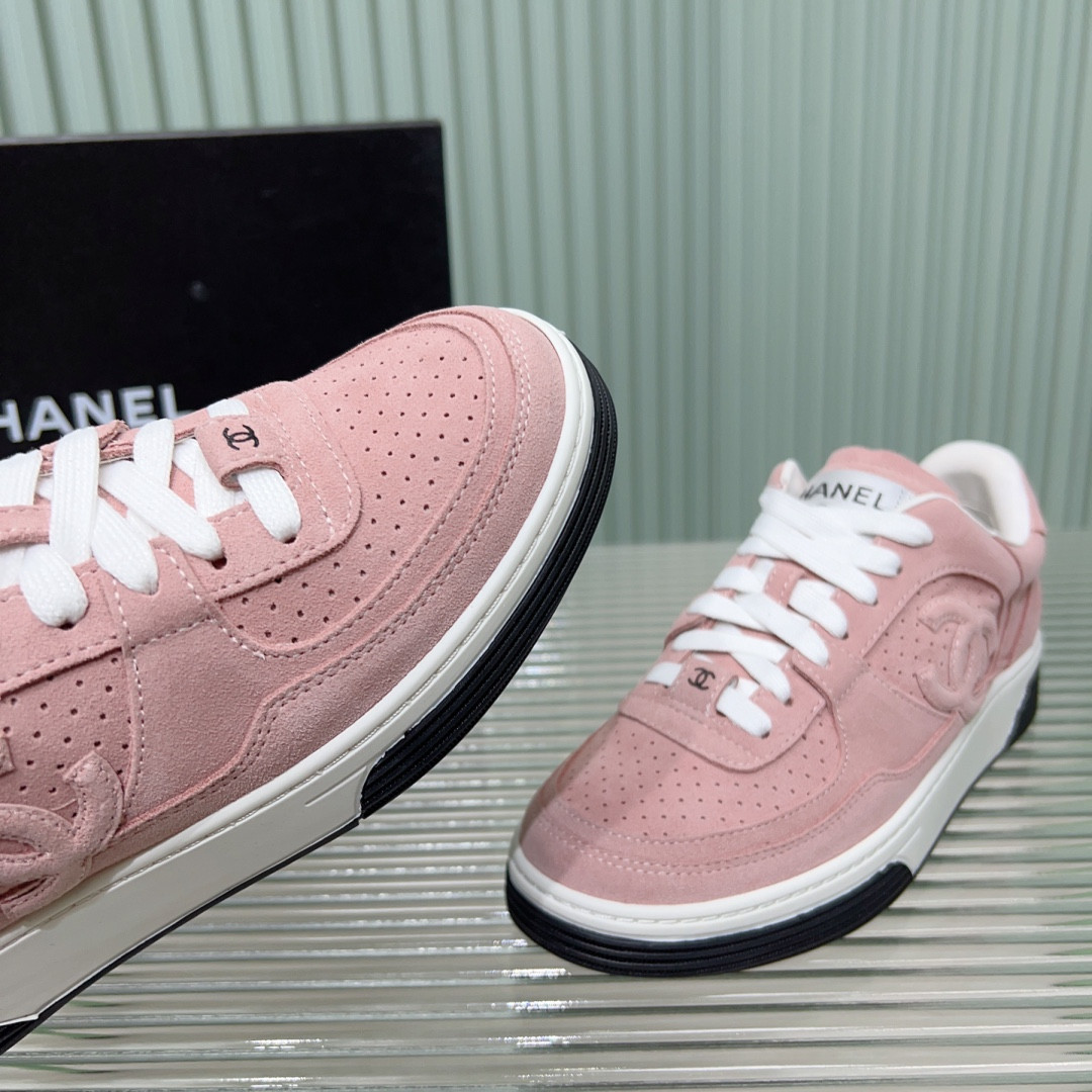 UA Ch*el SNEAKER