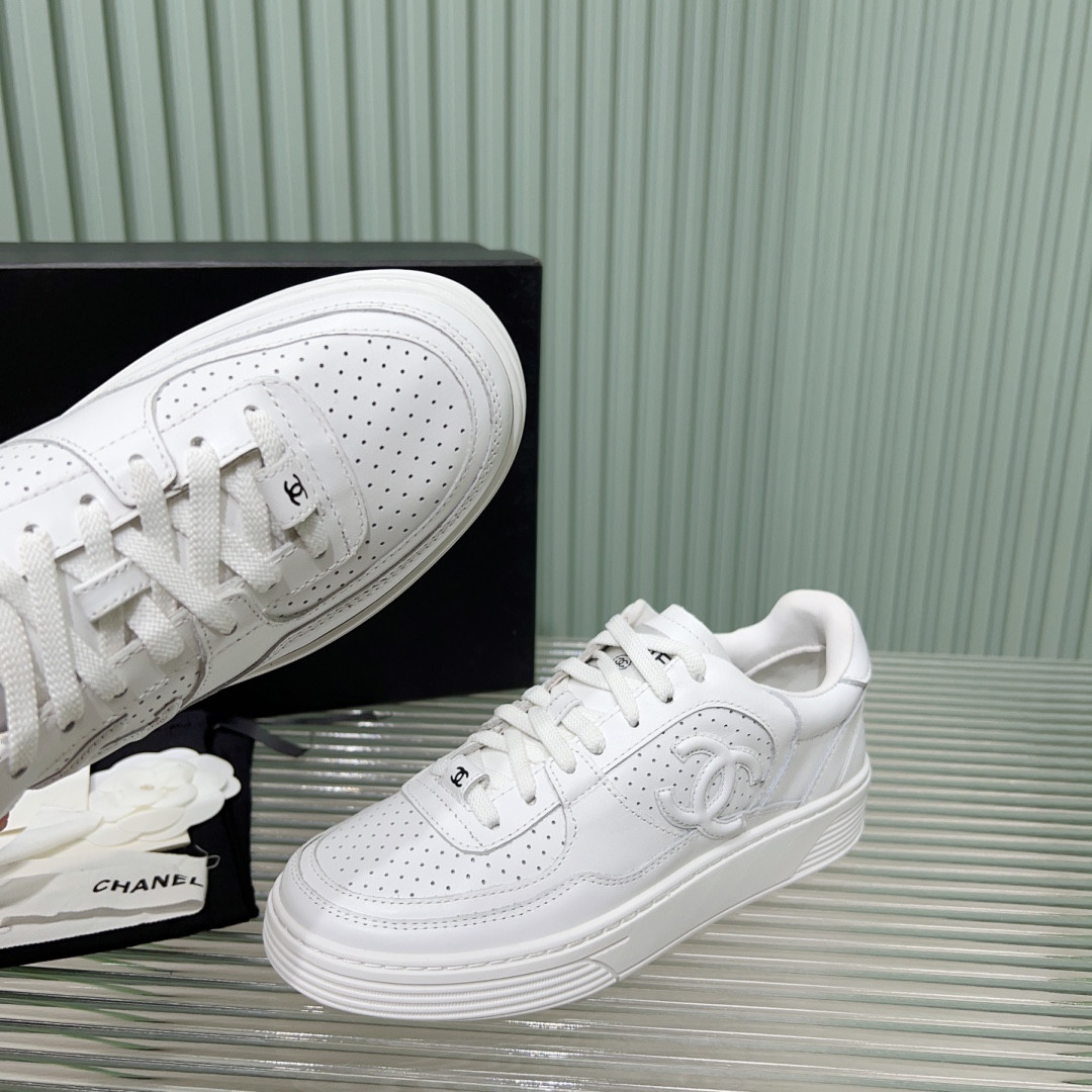 UA Ch*el SNEAKER